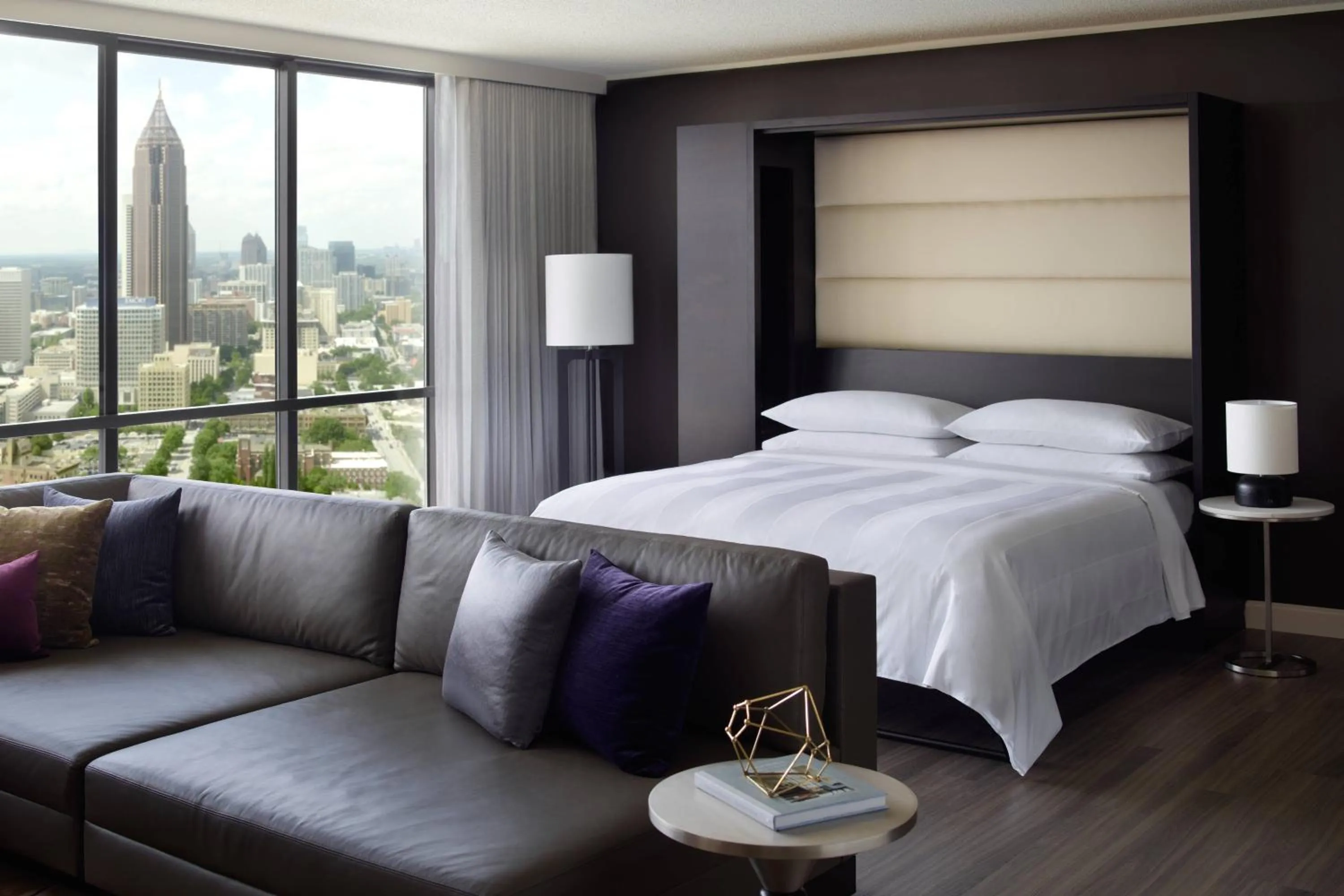 Bedroom, Bed in Atlanta Marriott Marquis