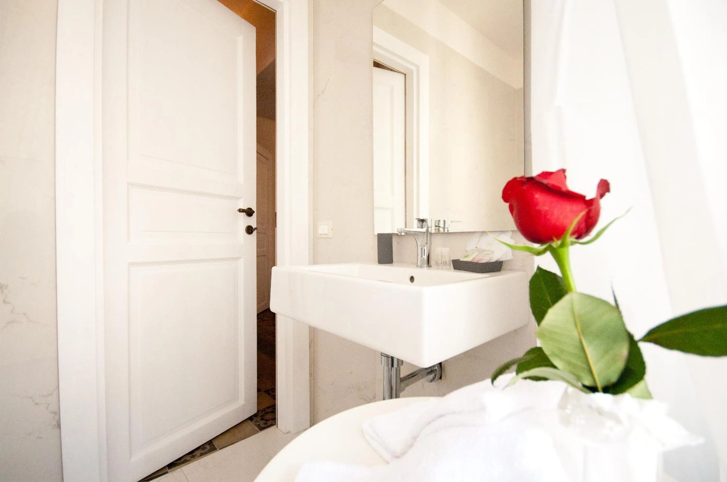 Bathroom in Sveva rooms