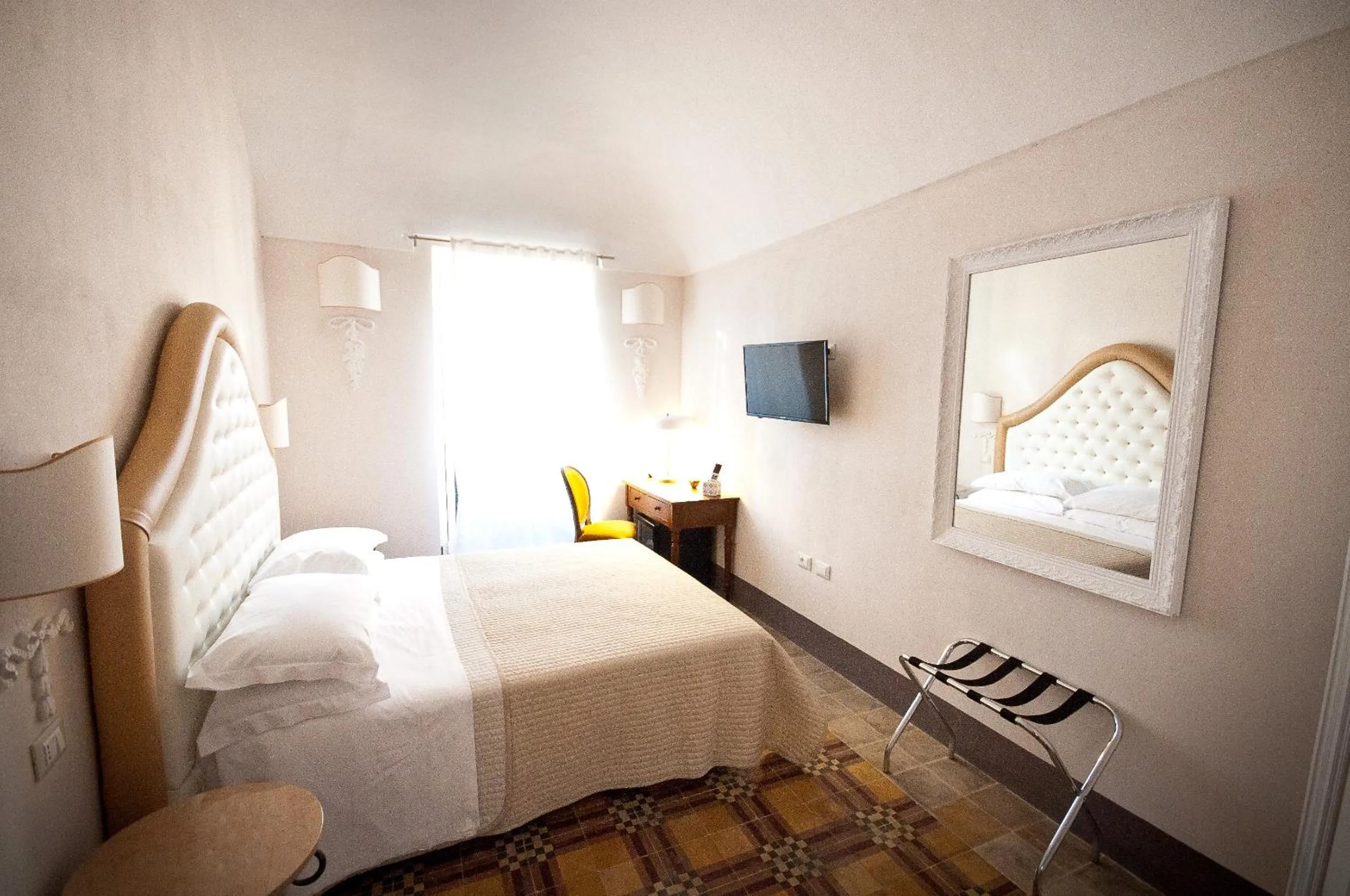 Photo of the whole room, Bed in Sveva rooms