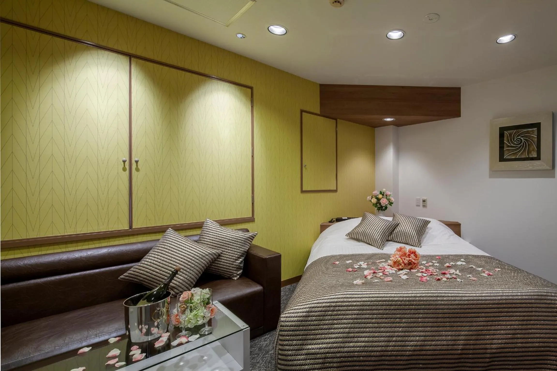 Photo of the whole room, Bed in Restay Hiroshima (Adult Only)