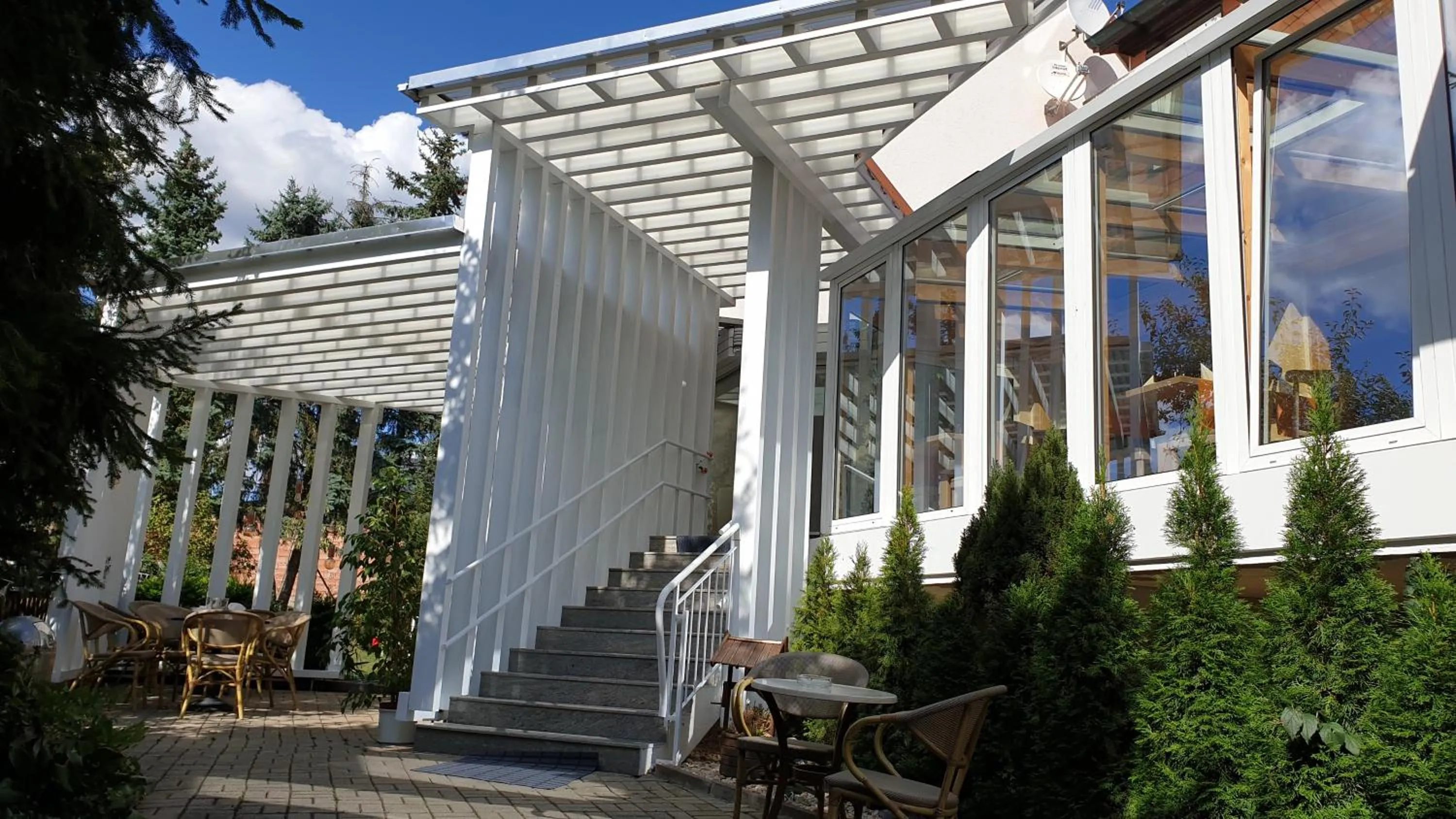 Facade/entrance in Ambiente Hotel garni