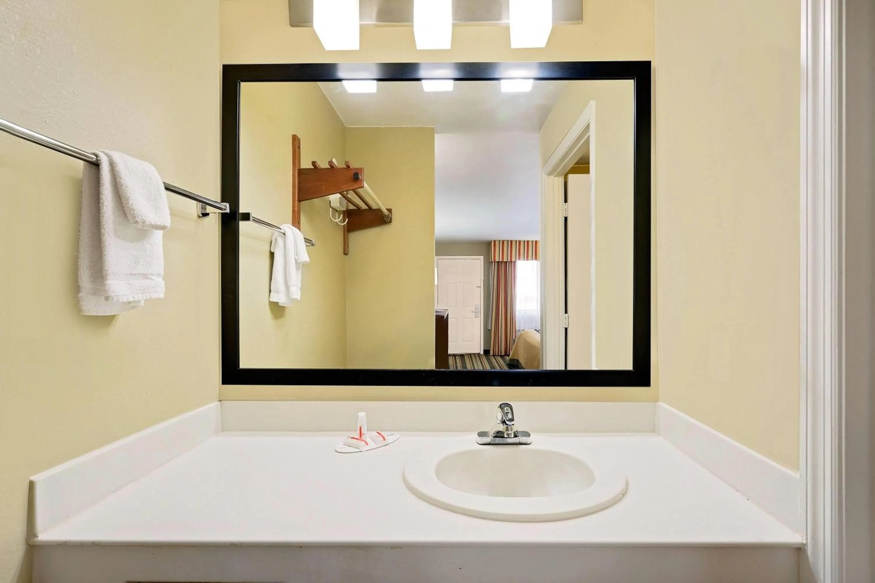 Bathroom in Super 8 by Wyndham Hermitage Nashville