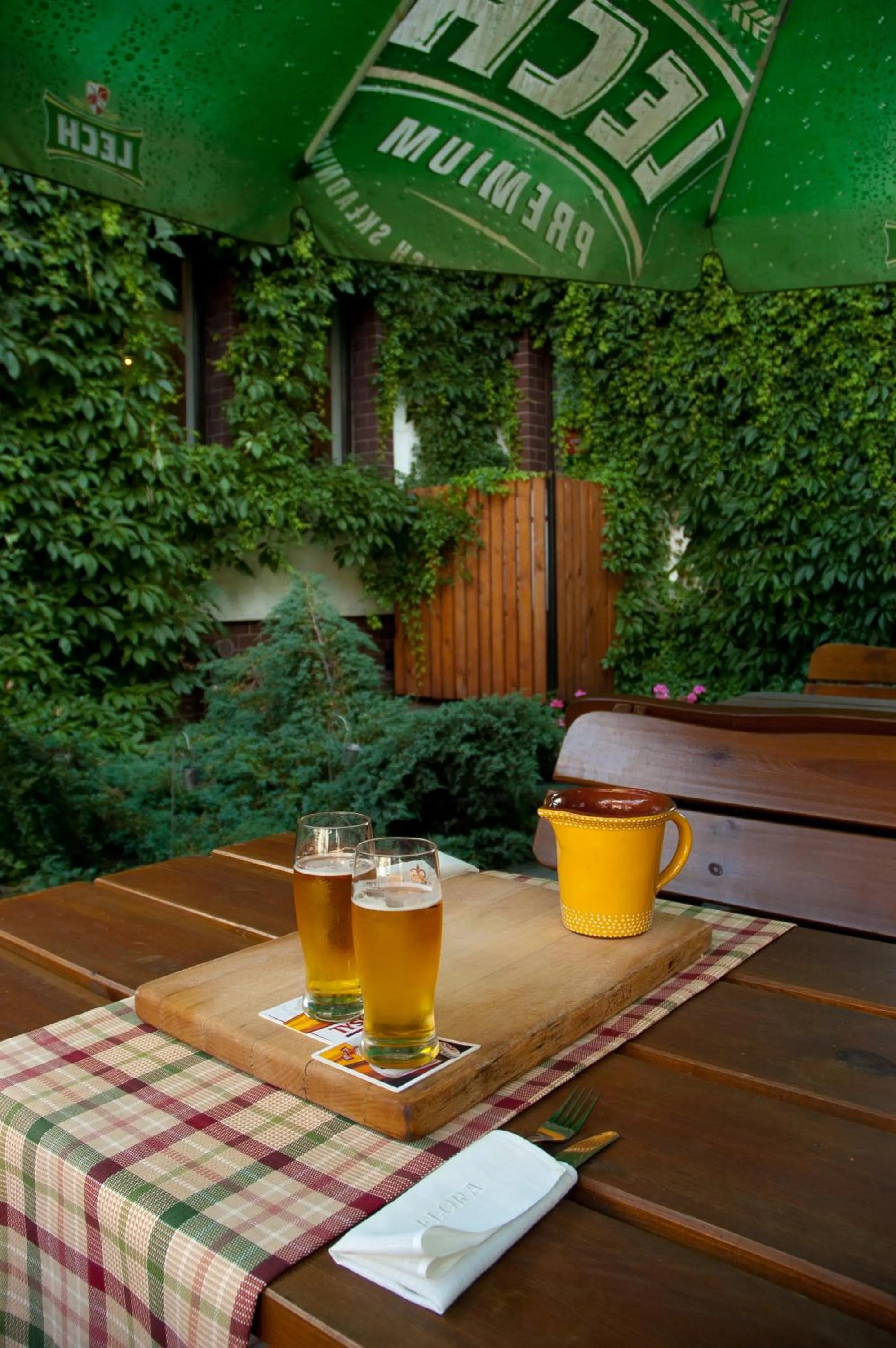 Restaurant/places to eat in Hotel Flora