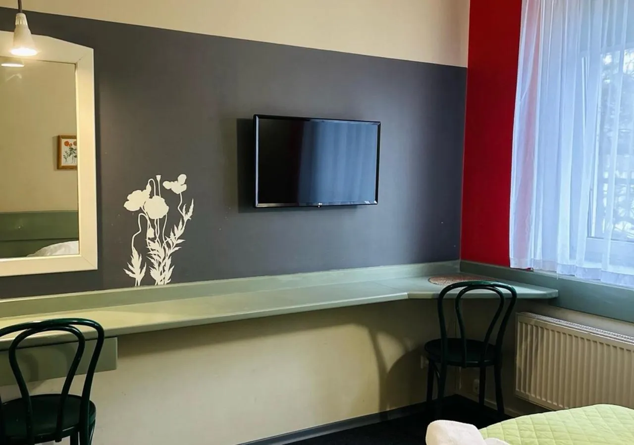 TV and multimedia in Hotel Flora