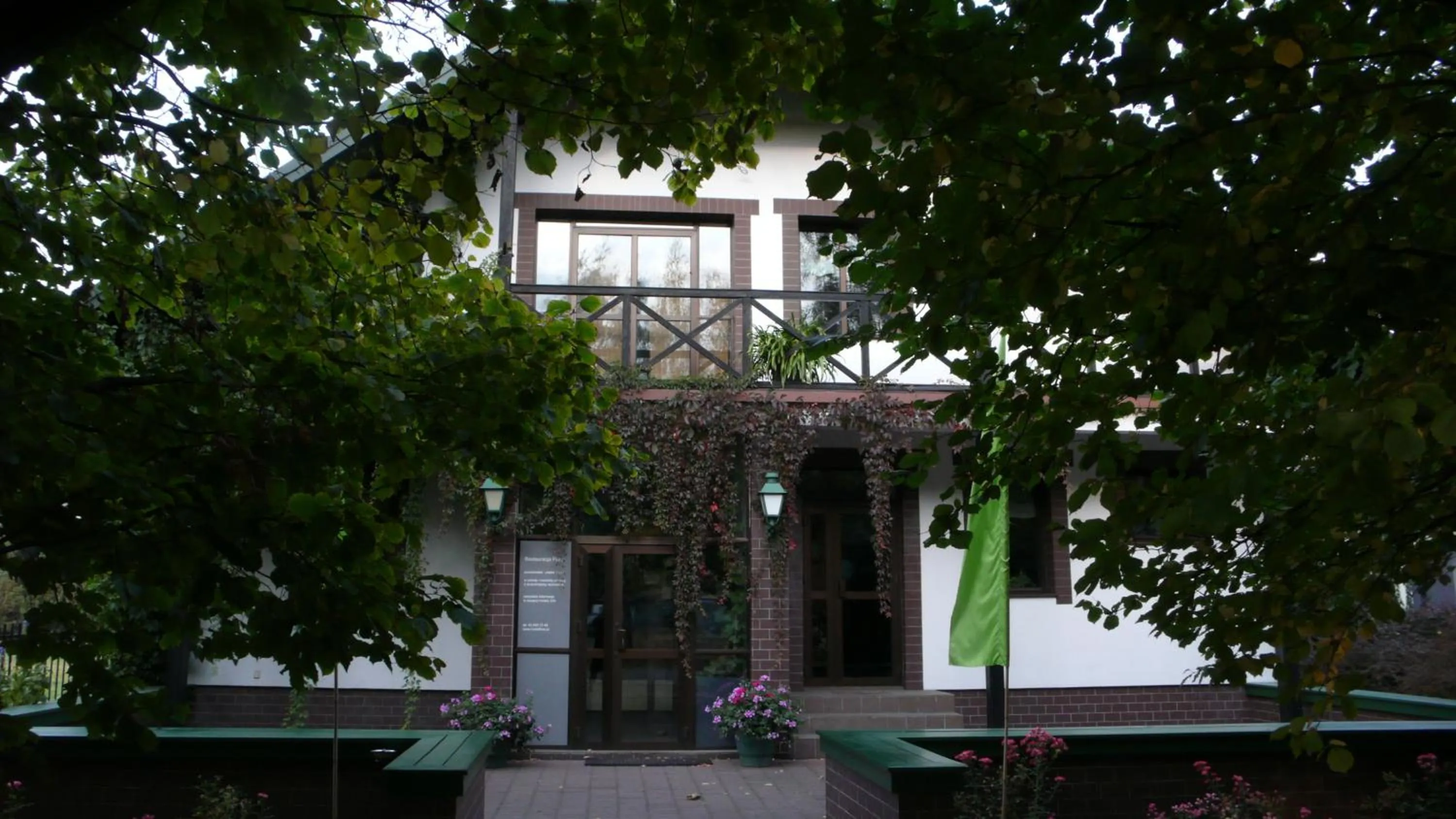Facade/entrance in Hotel Flora