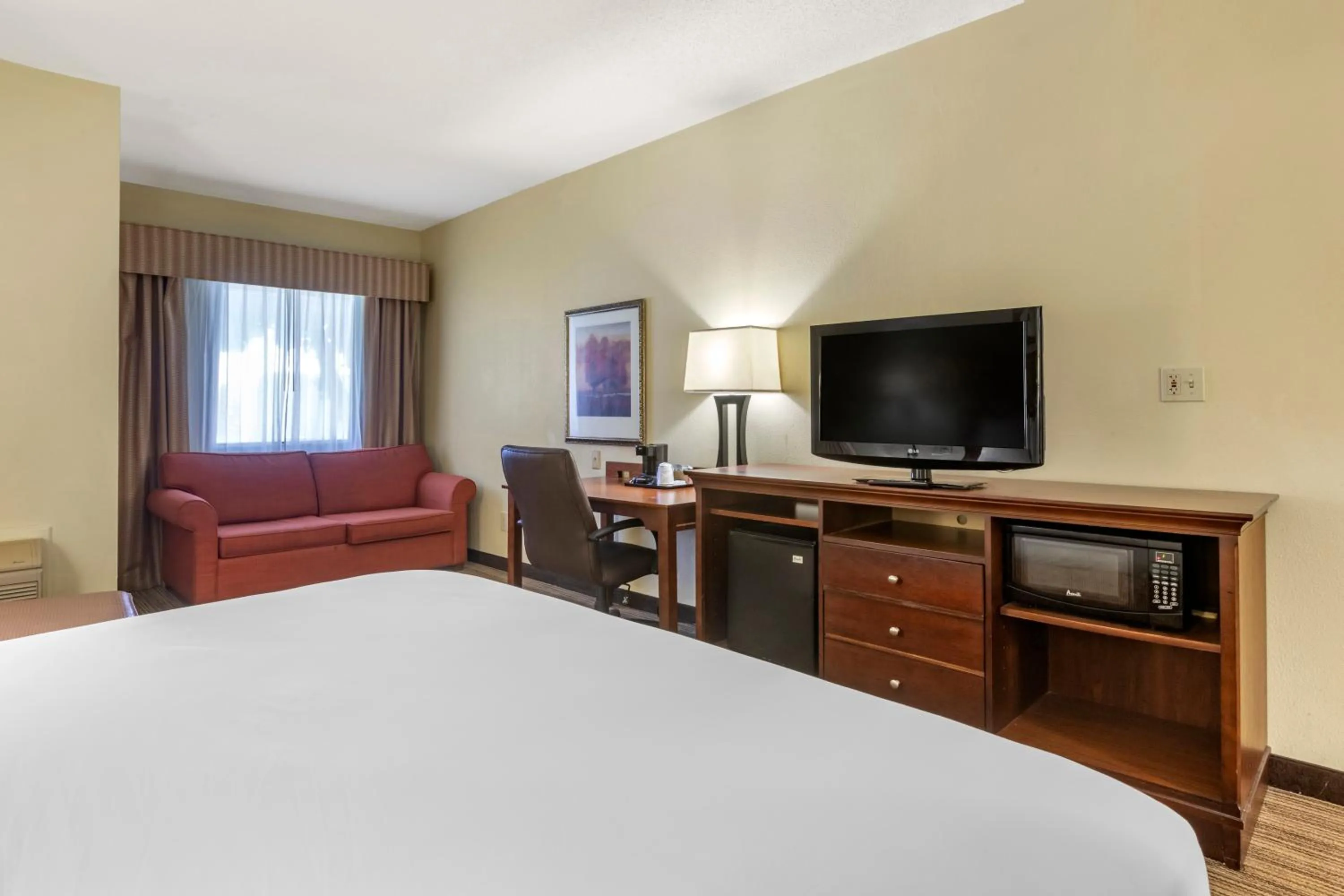 Bed in Country Inn & Suites by Radisson, Atlanta Downtown
