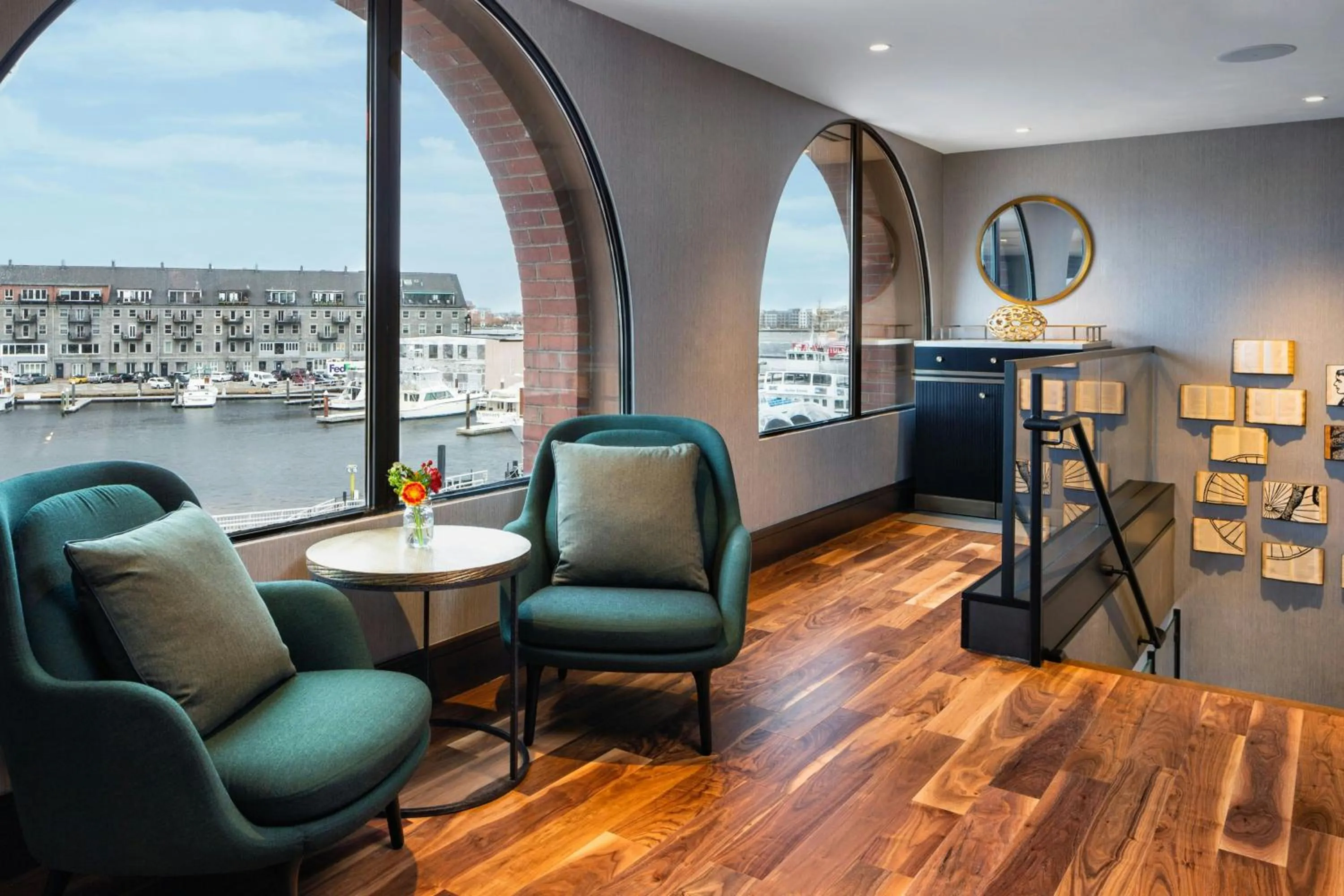 Lounge or bar in Boston Marriott Long Wharf