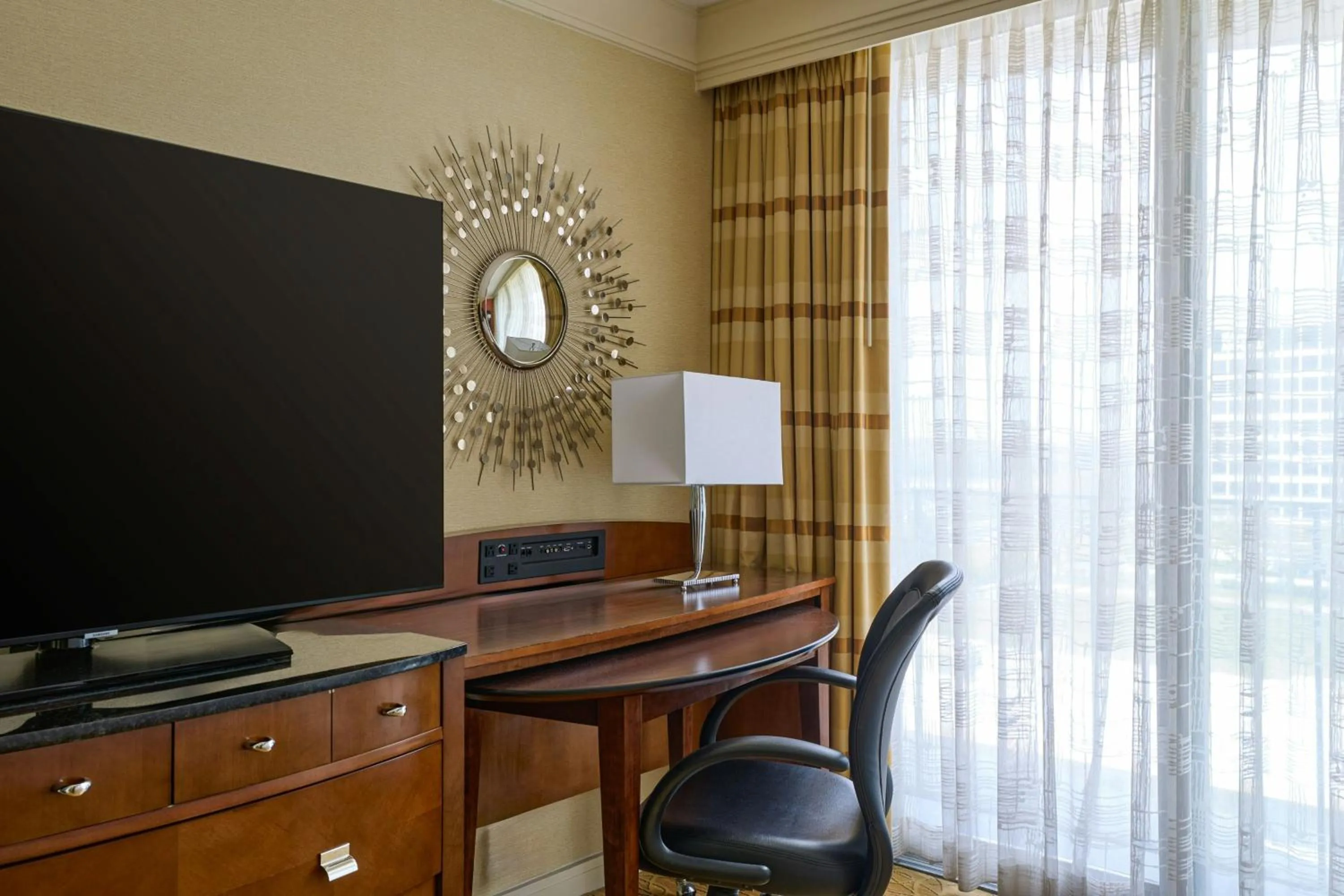 Bedroom in Marriott Chicago O’Hare