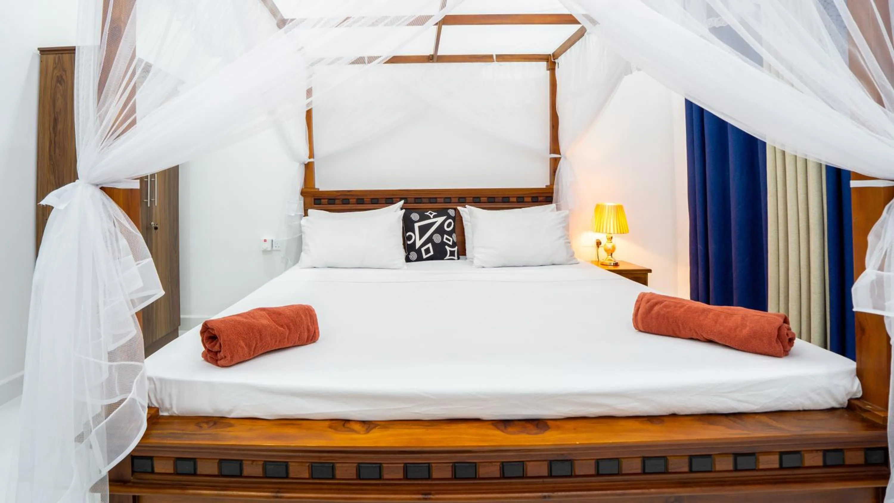 Bed in Sunrise Cottage