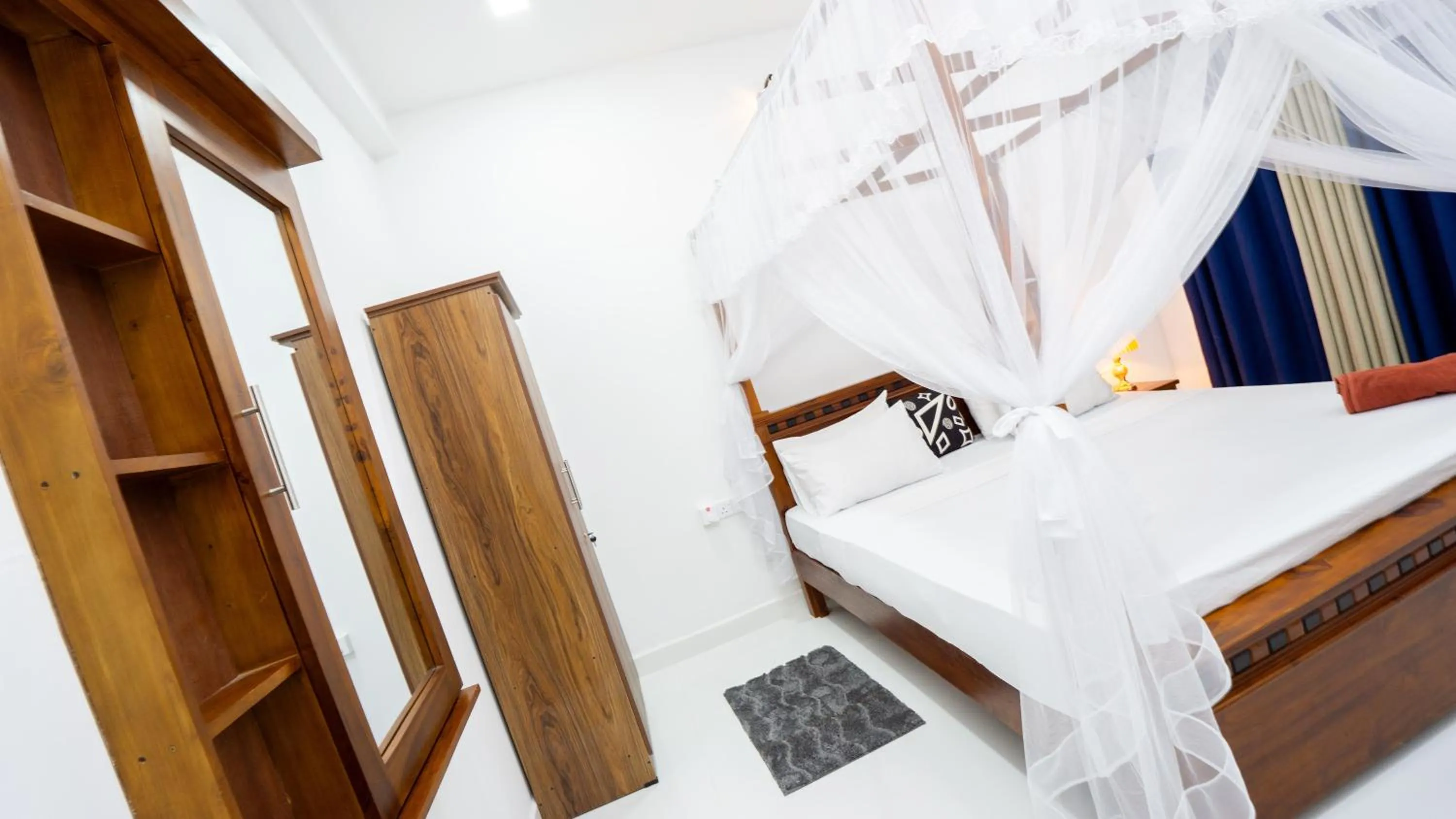 Bed in Sunrise Cottage