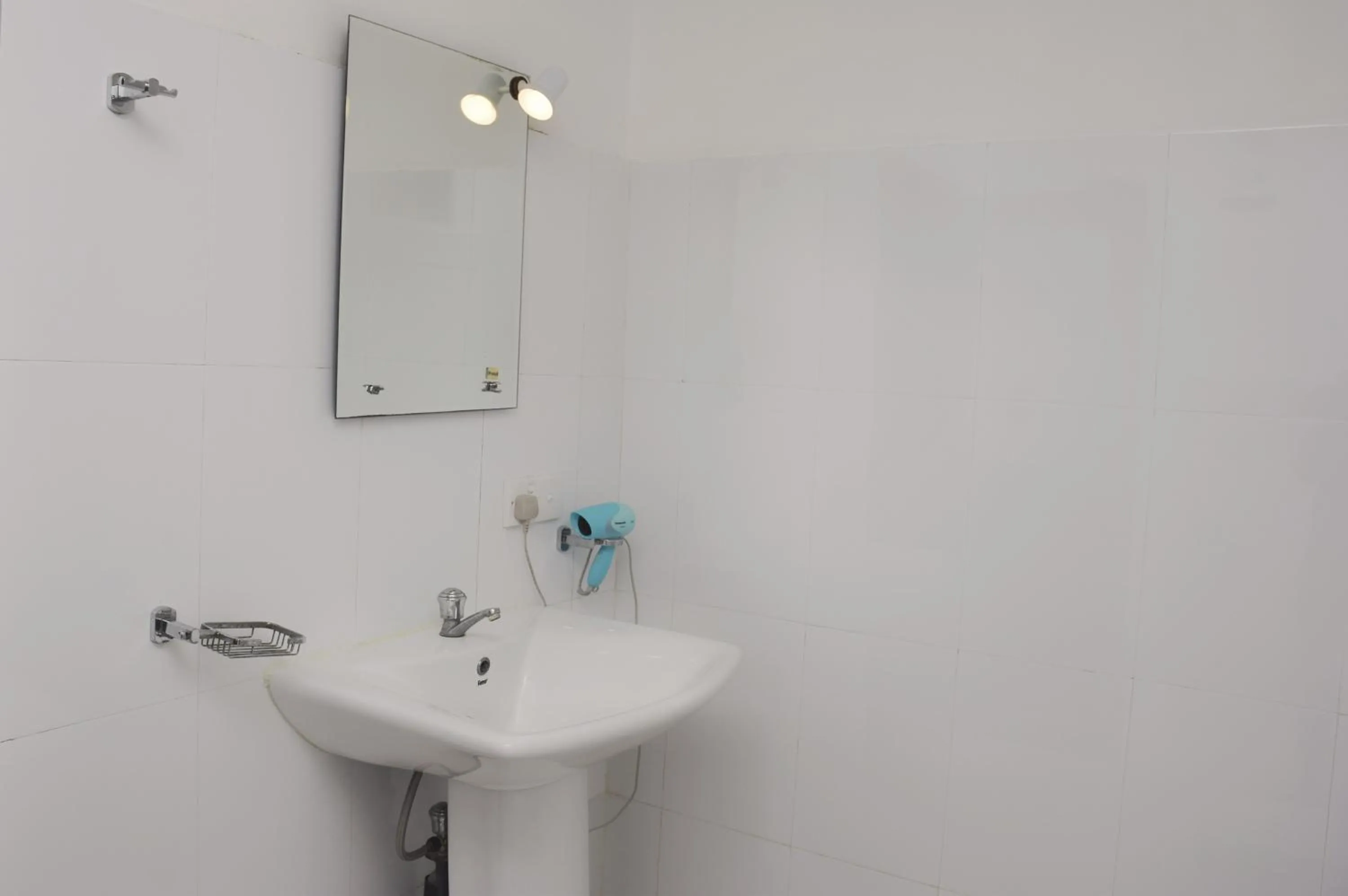 Bathroom in Sunrise Cottage