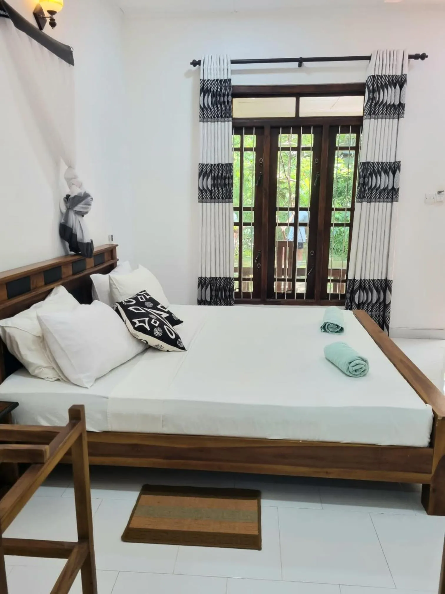 Bed in Sunrise Cottage