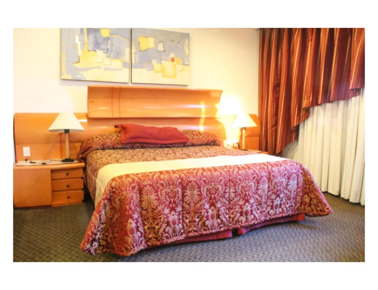 Bed in Hotel Mandarin Carton