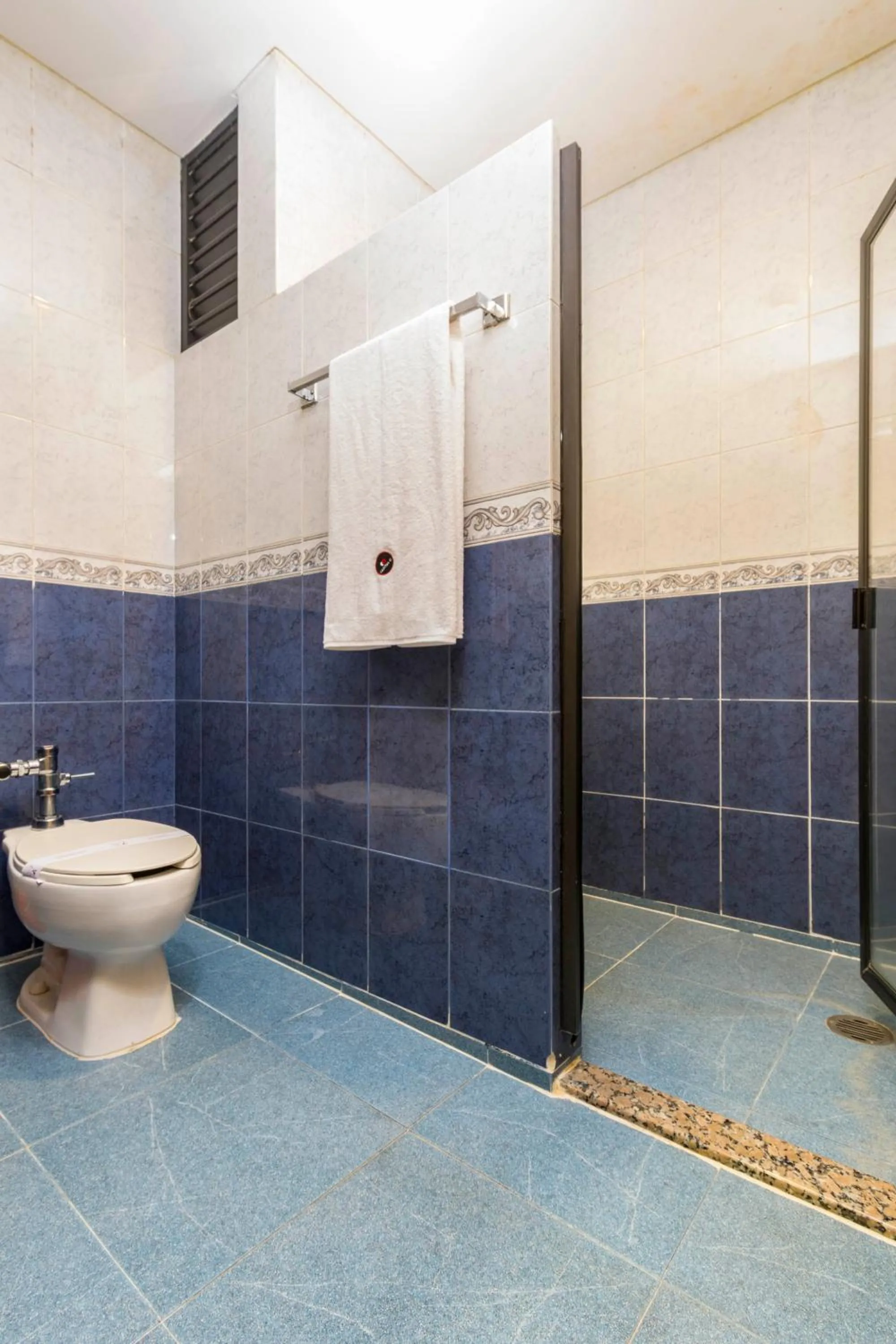 Bathroom in Hotel Mandarin Carton