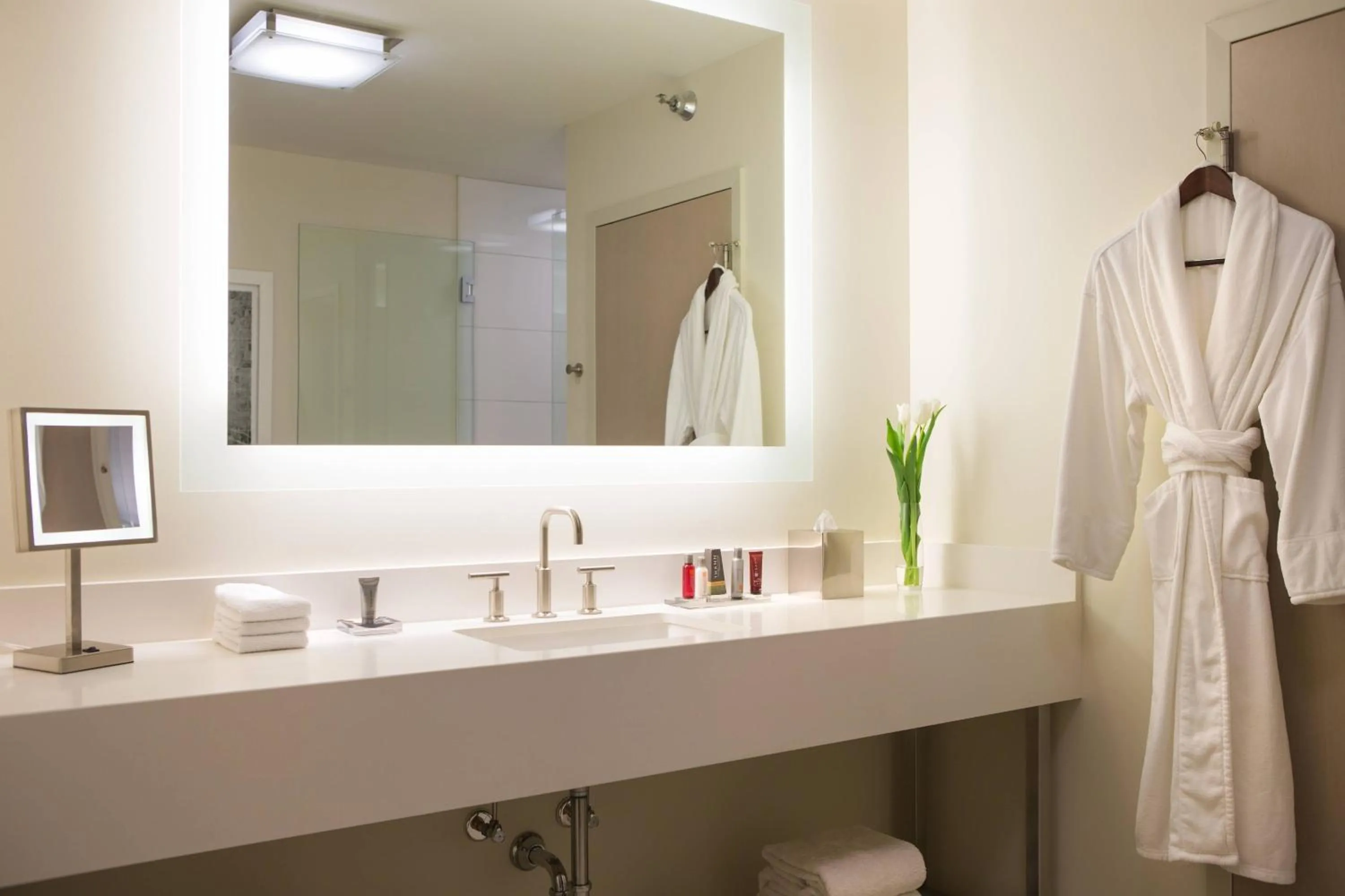 Bathroom in Chicago Marriott Downtown Magnificent Mile