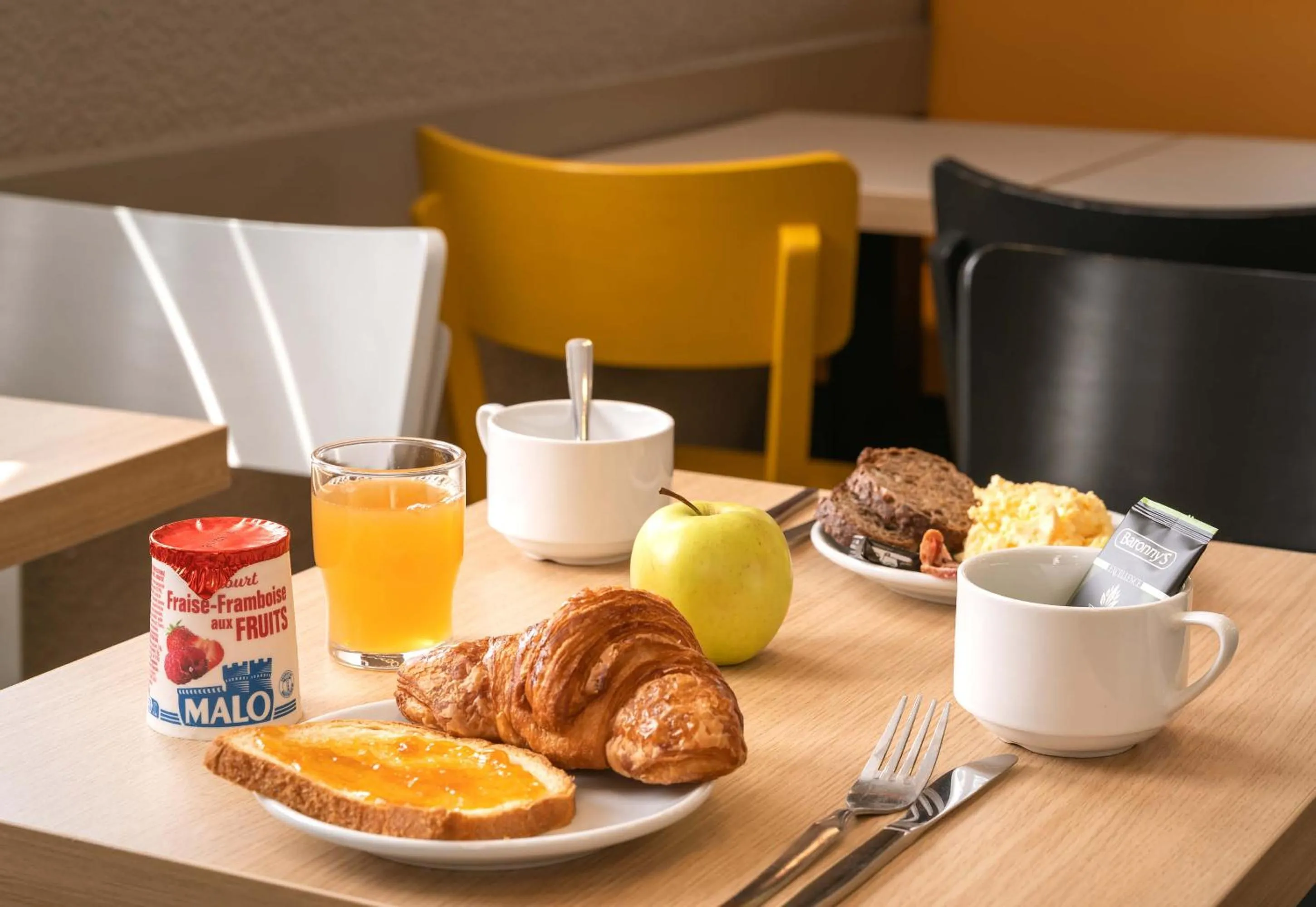 Breakfast in B&B HOTEL Lorient Caudan