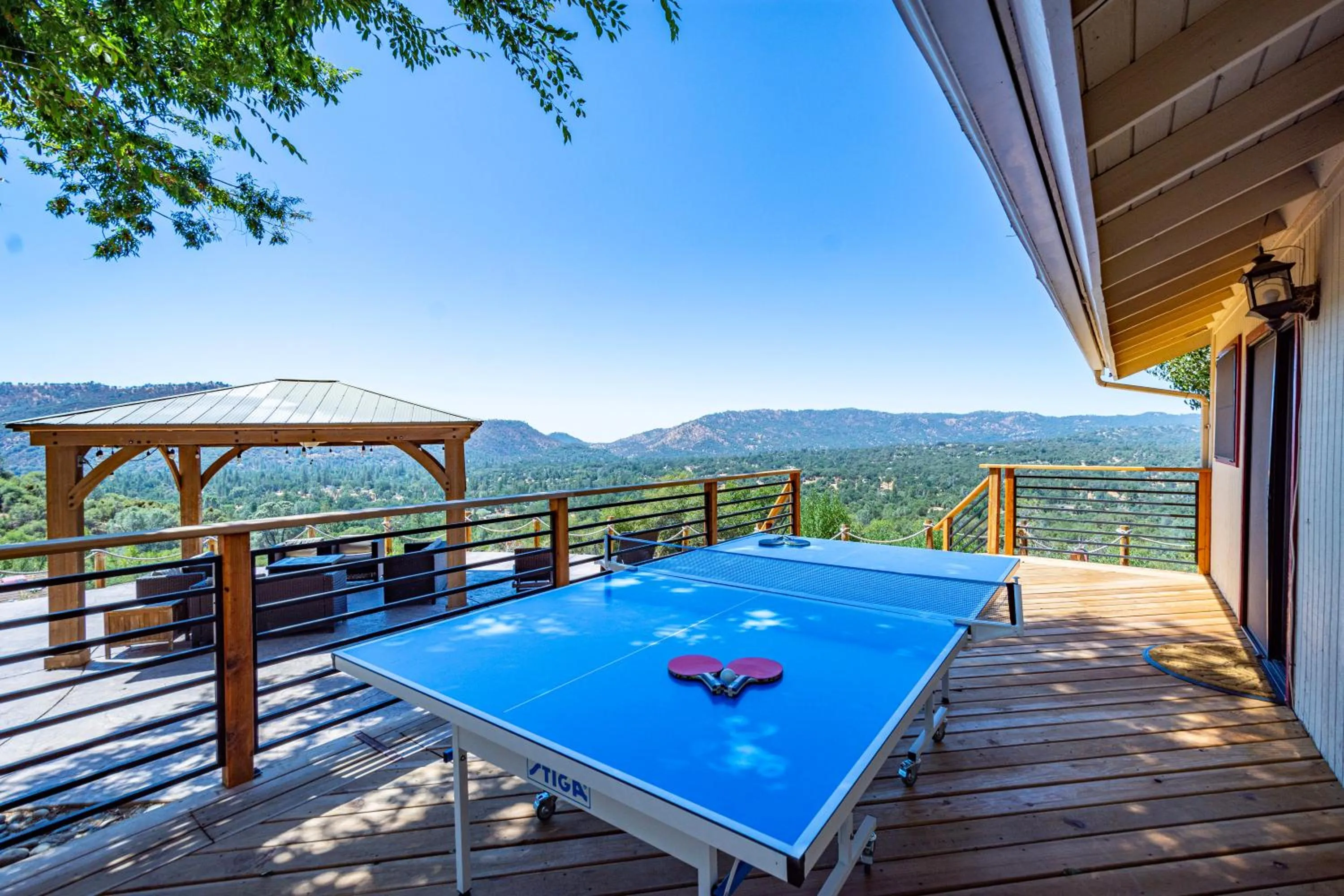 Table tennis in Mountain View Playhouse Near Yosemite & Bass Lake