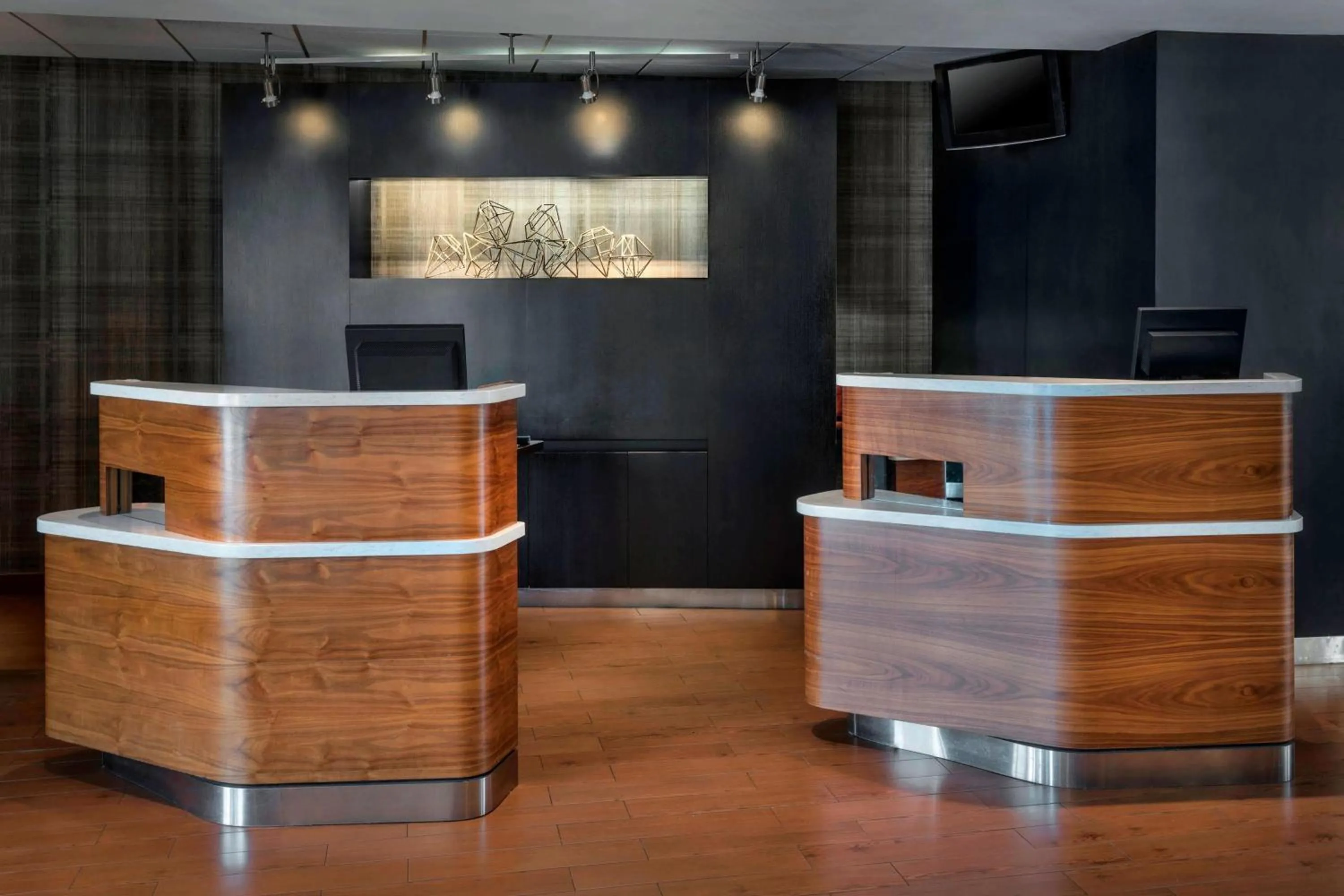 Lobby or reception in Courtyard Newark Liberty International Airport