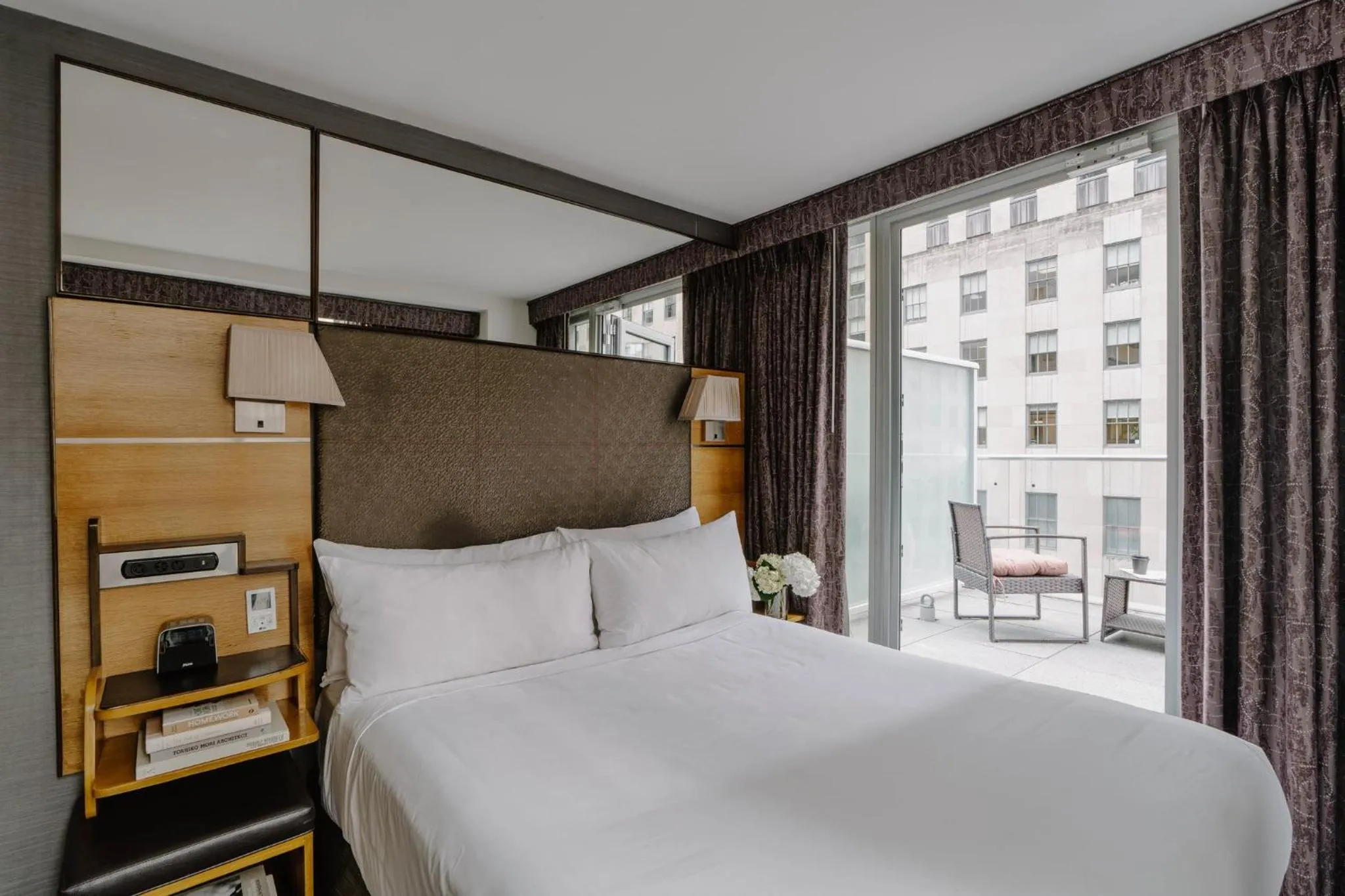 Photo of the whole room, Bed in The Jewel Hotel, New York
