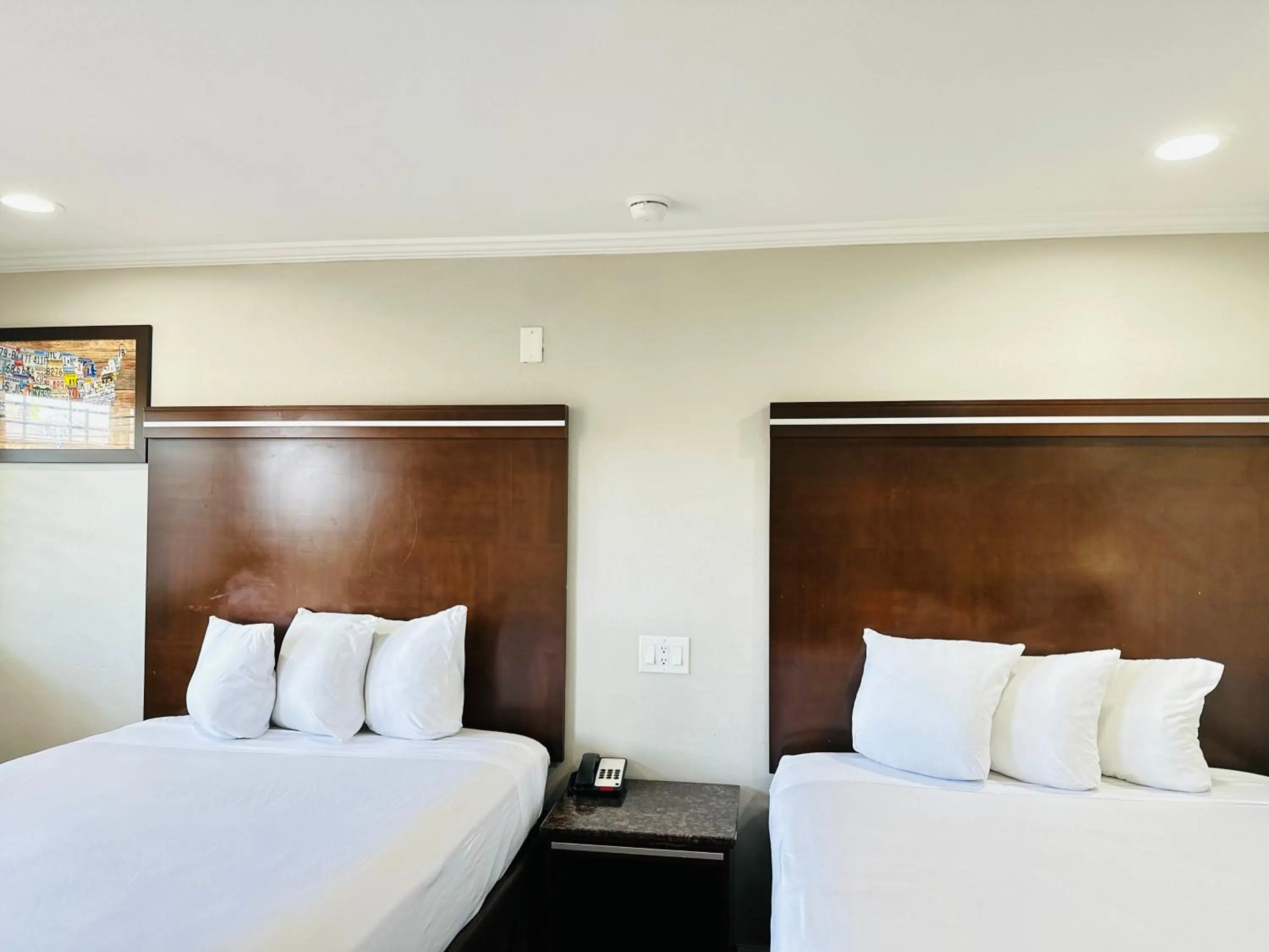 Bedroom, Bed in Rodeway Inn Lemon Grove San Diego East