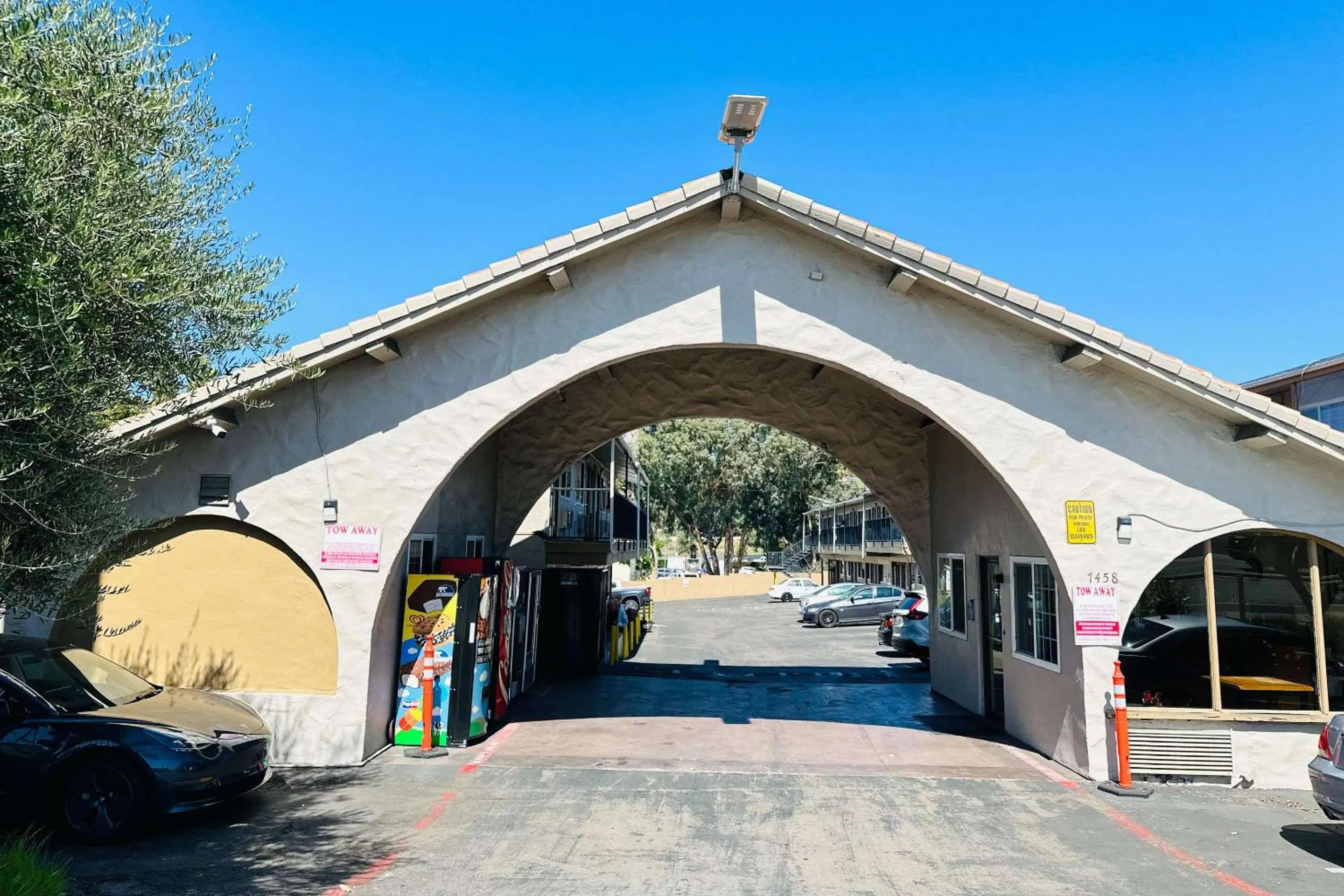 Property building in Rodeway Inn Lemon Grove San Diego East