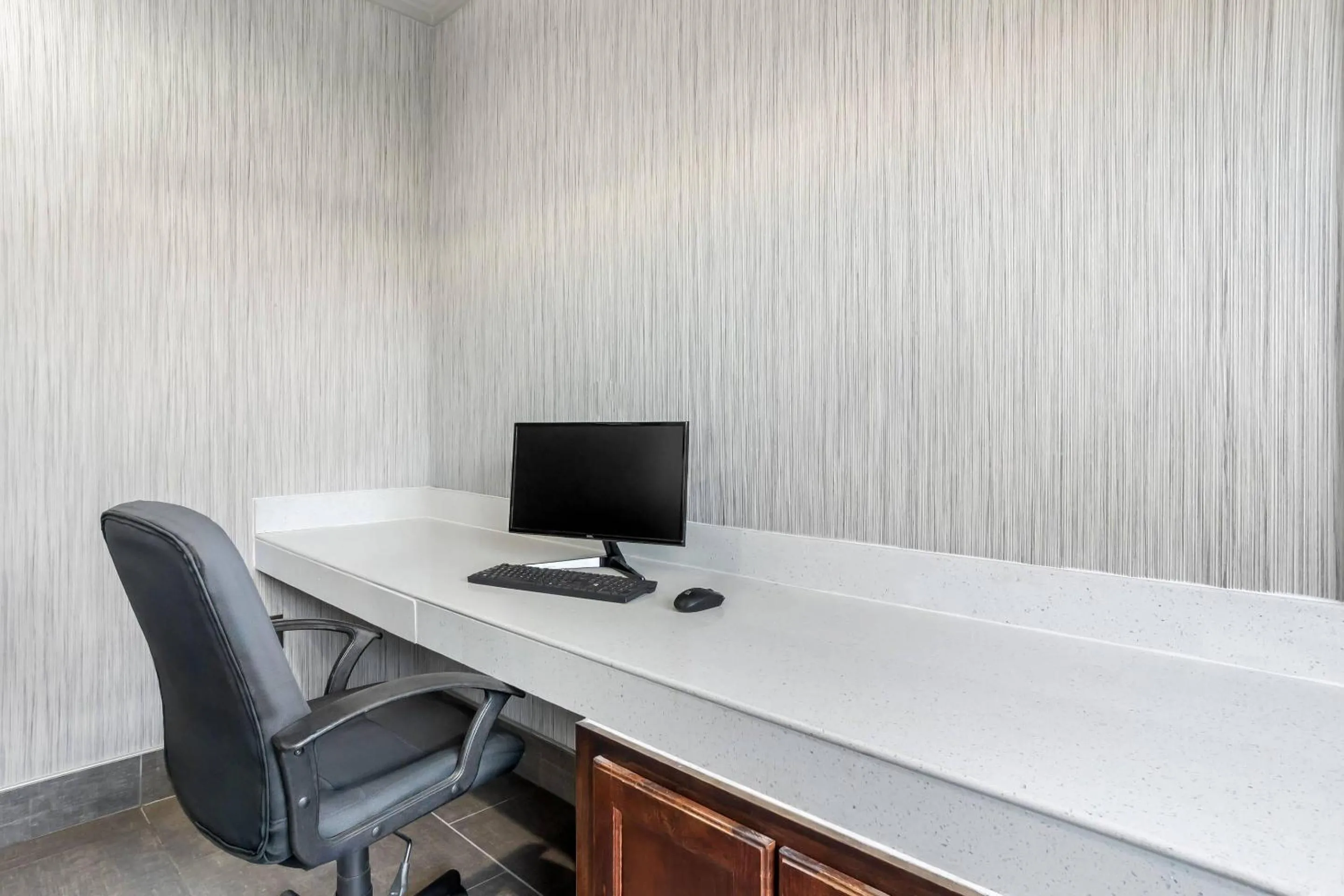 Business facilities in Quality Inn & Suites Greenville - Haywood Mall