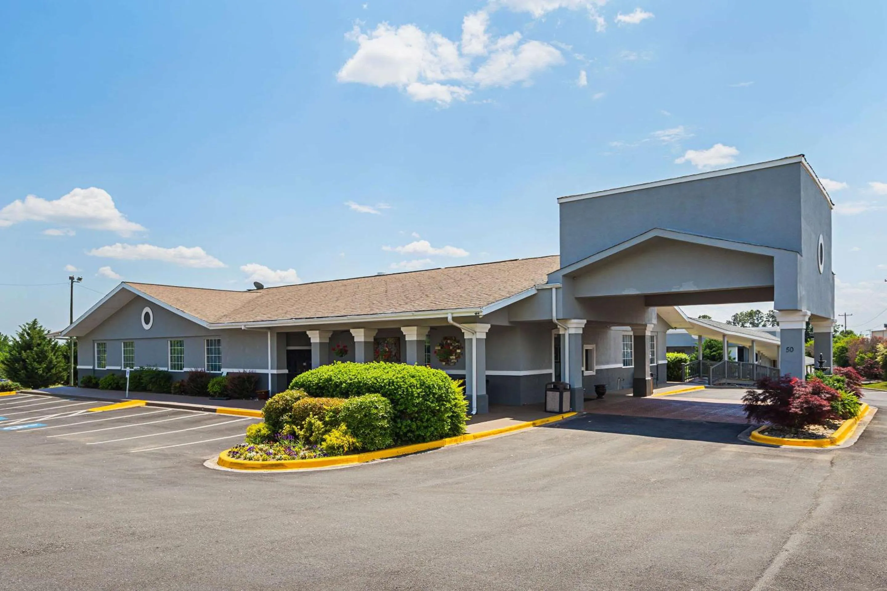 Property building in Quality Inn & Suites Greenville - Haywood Mall