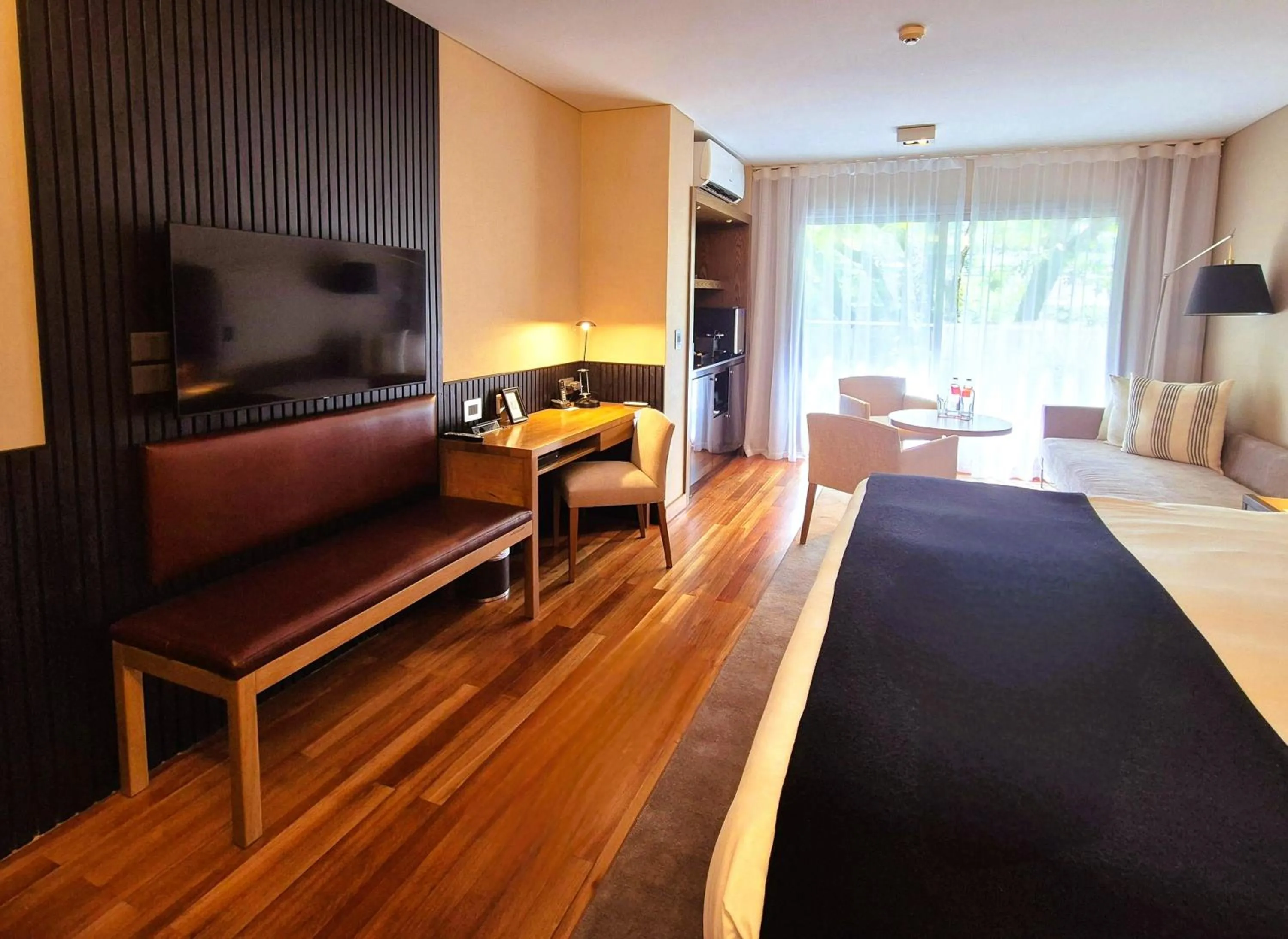 TV and multimedia, Bed in Fierro Hotel Buenos Aires
