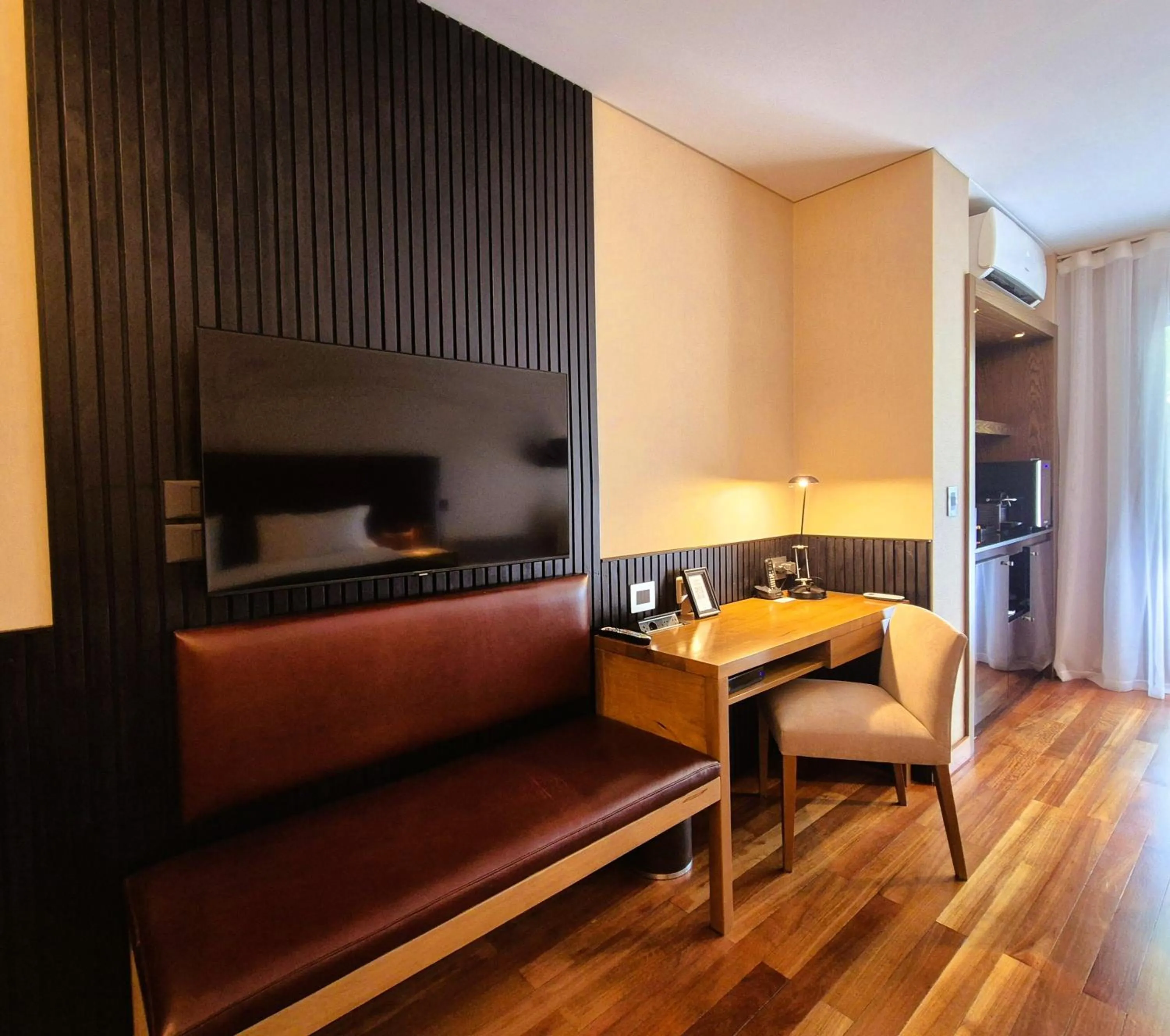 TV and multimedia in Fierro Hotel Buenos Aires