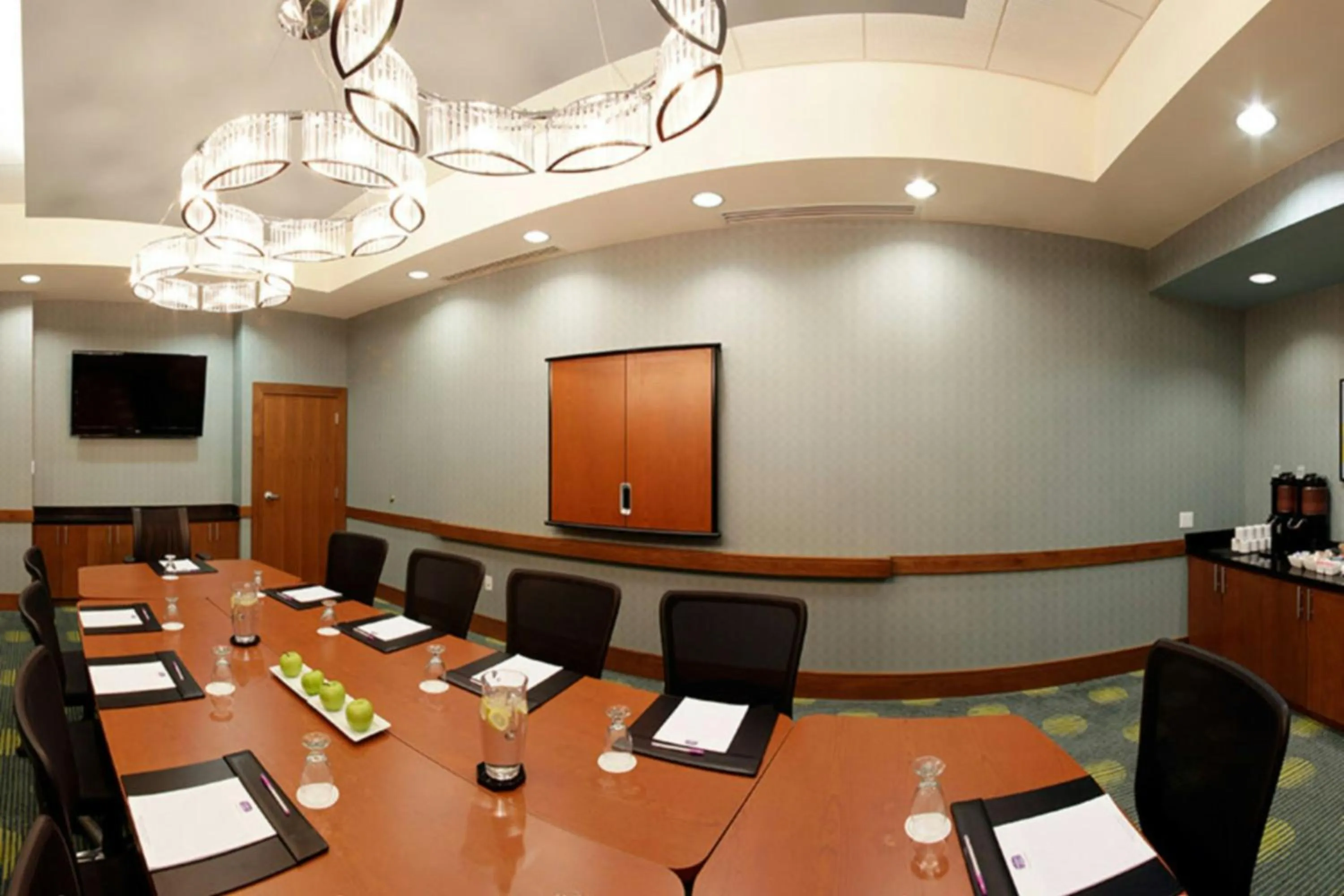 Meeting/conference room in SpringHill Suites by Marriott Las Vegas Convention Center
