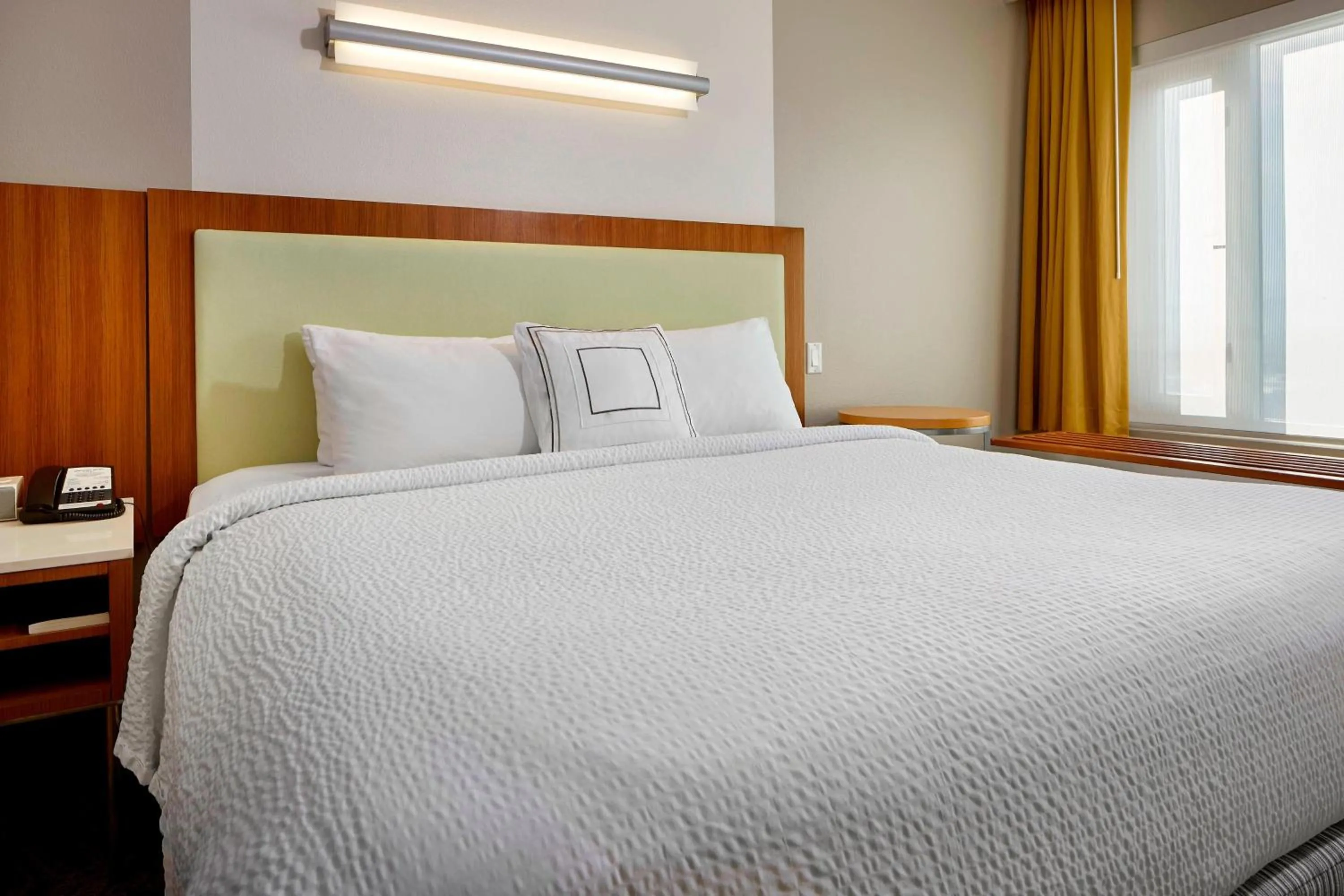 Bedroom, Bed in SpringHill Suites by Marriott Las Vegas Convention Center