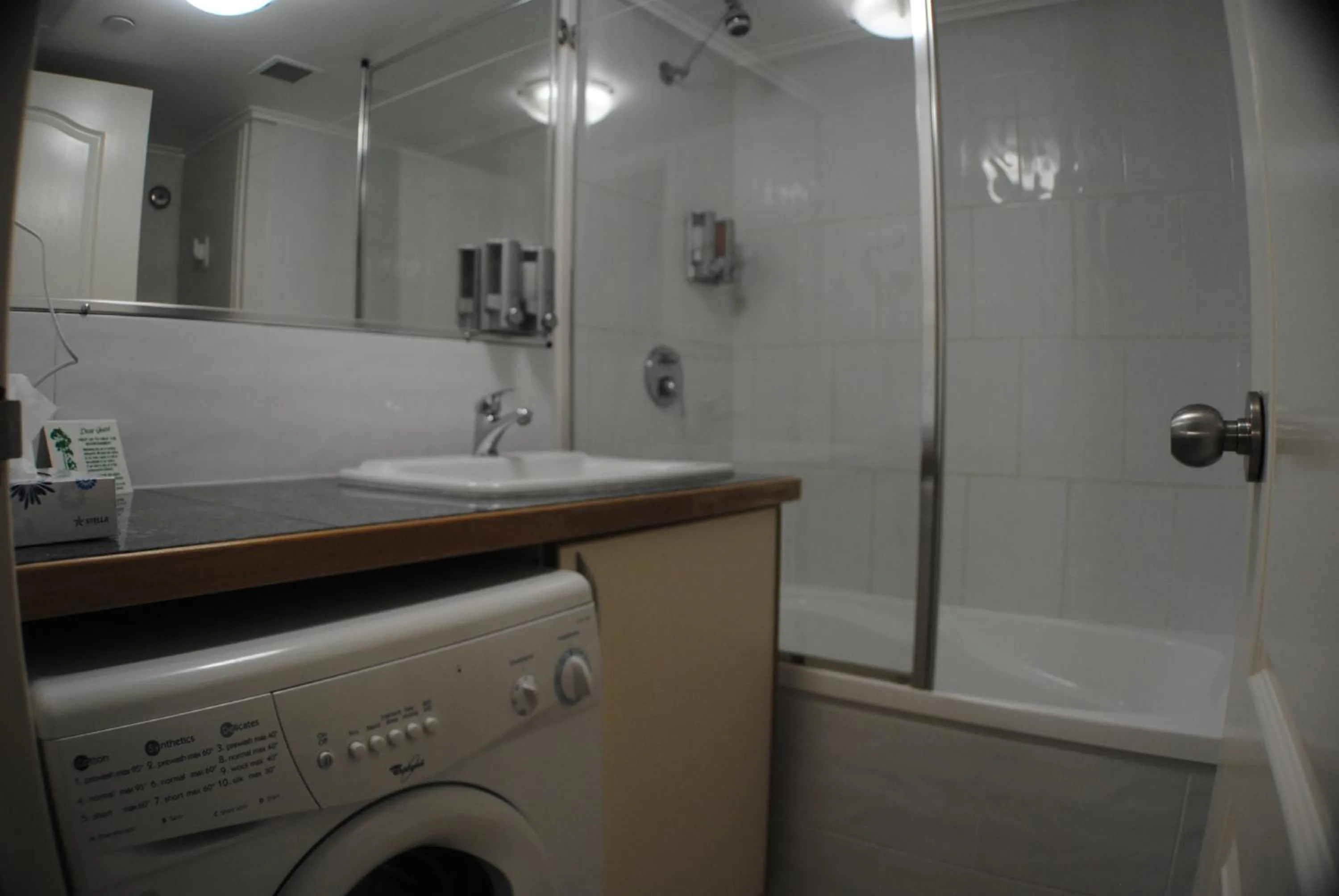 Bathroom in Astor Metropole Hotel