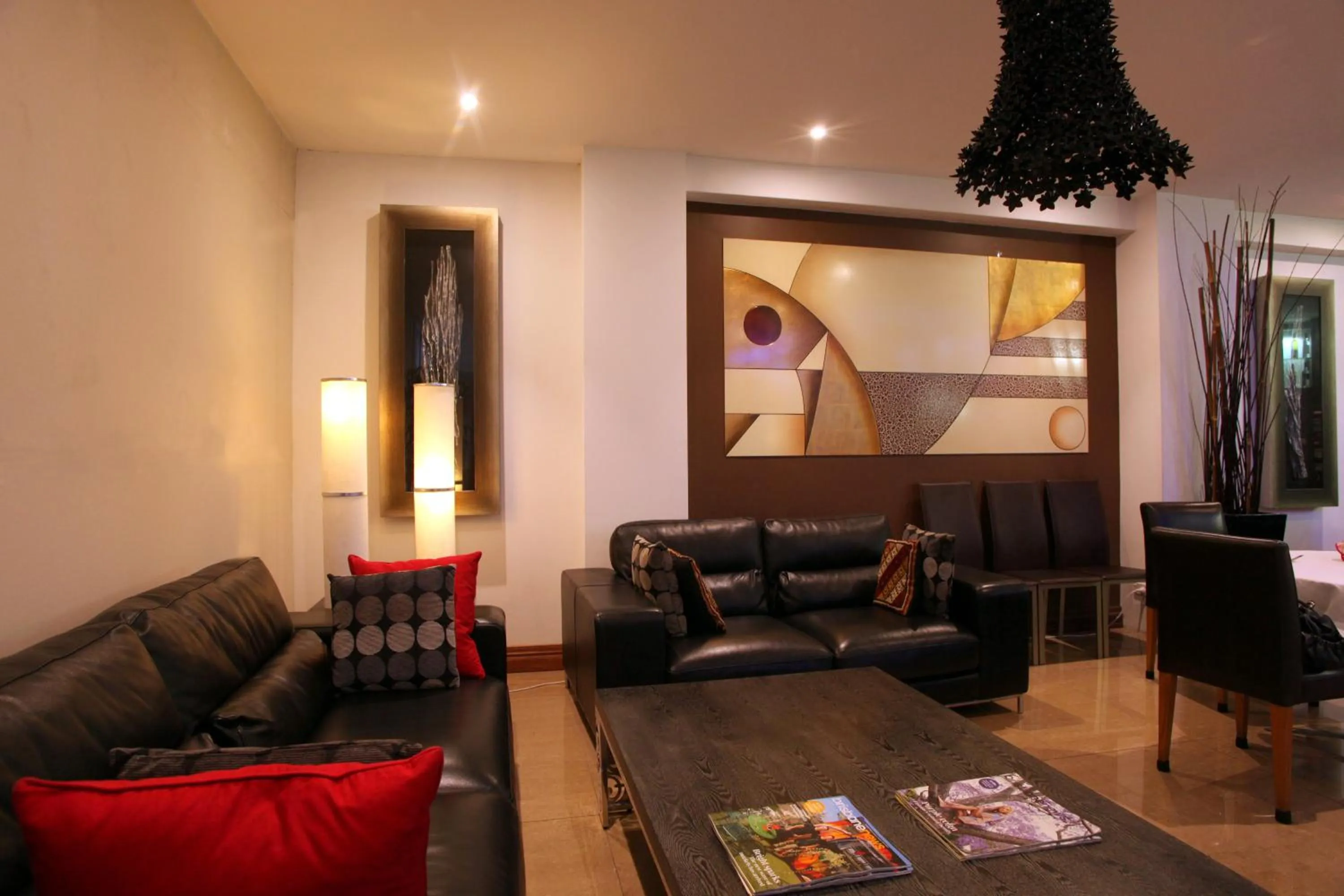 Lounge or bar, Seating Area in Astor Metropole Hotel