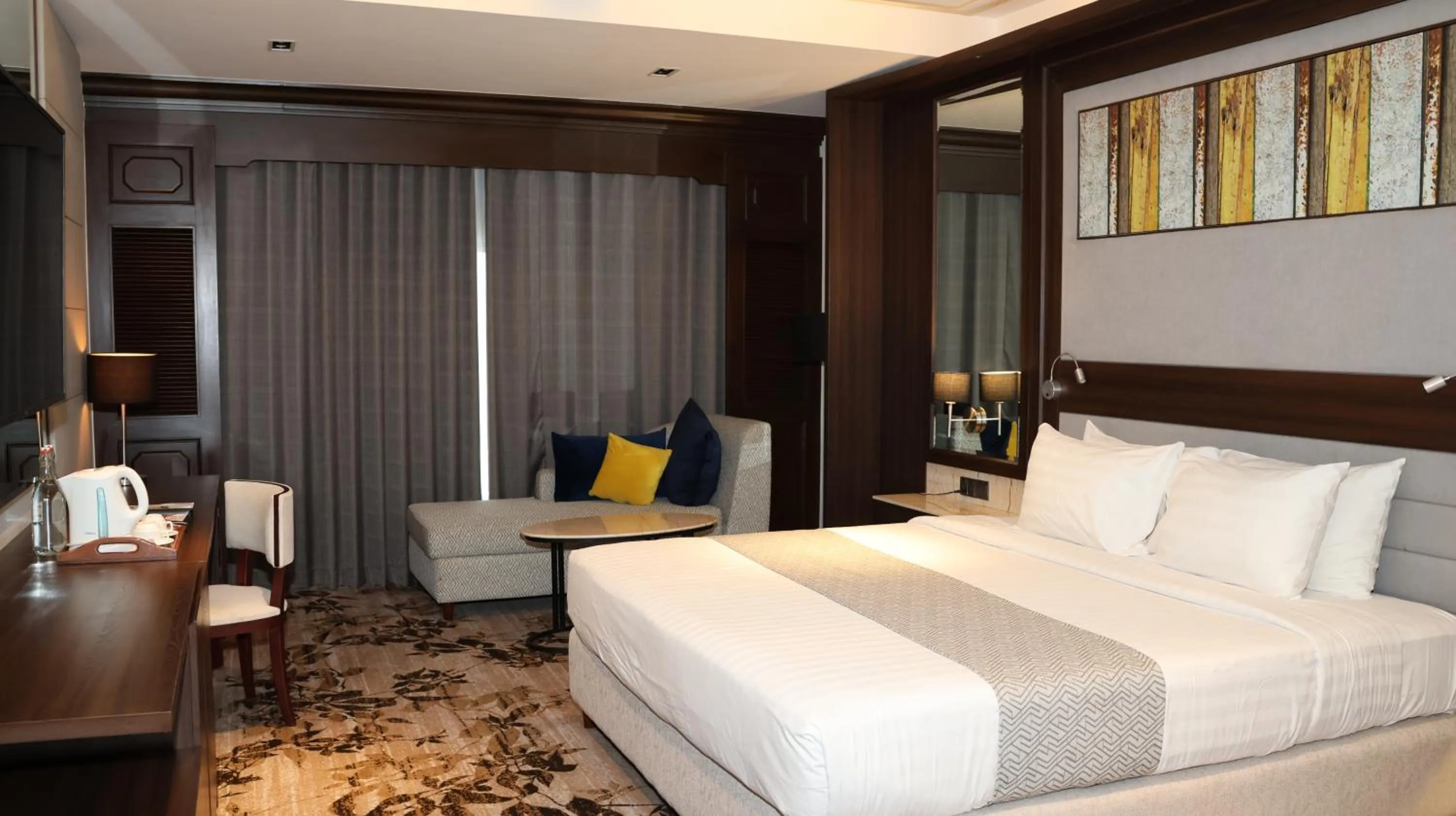 Bedroom, Bed in Hotel Cambodiana