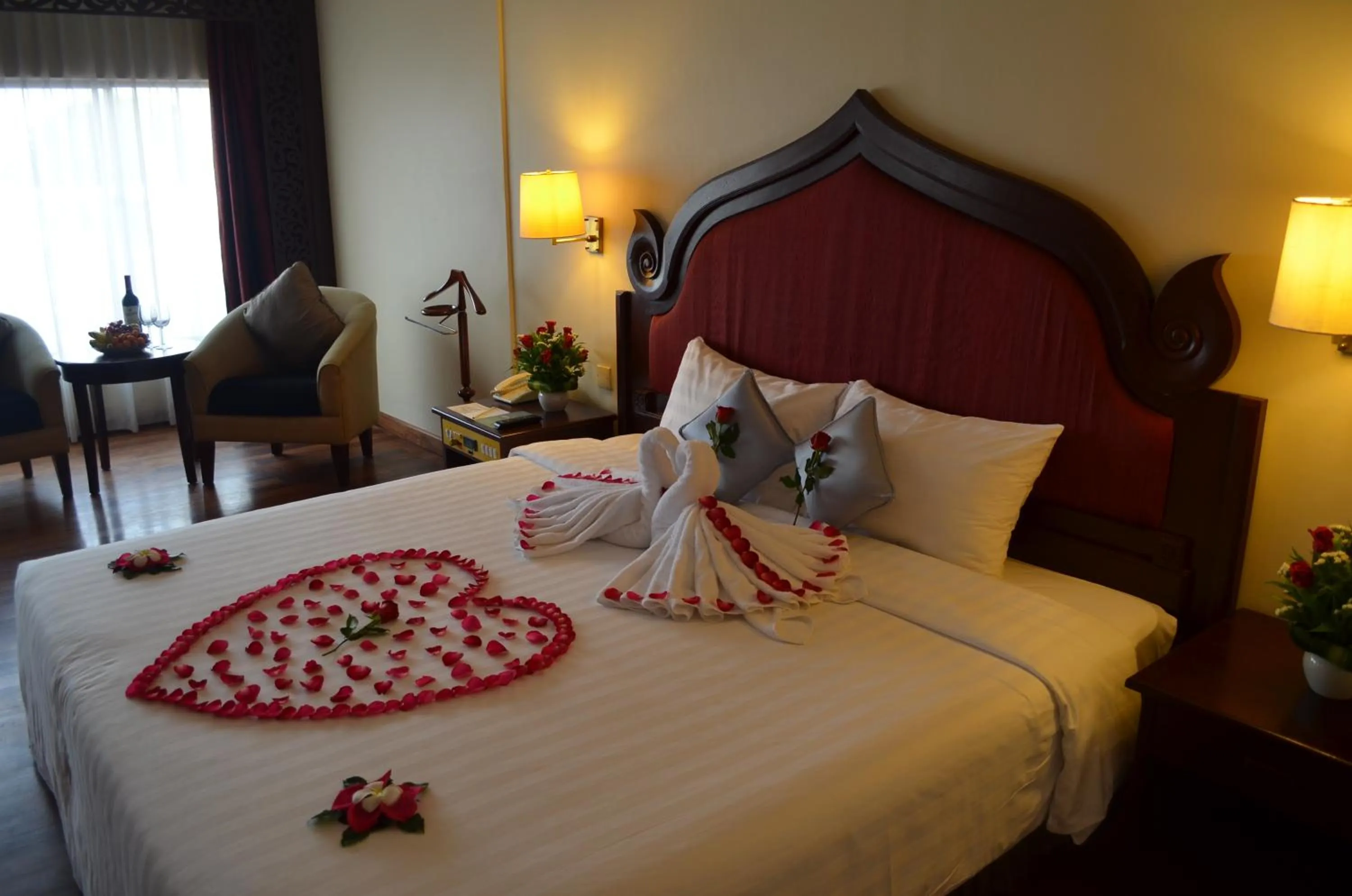 Bedroom, Bed in Hotel Cambodiana