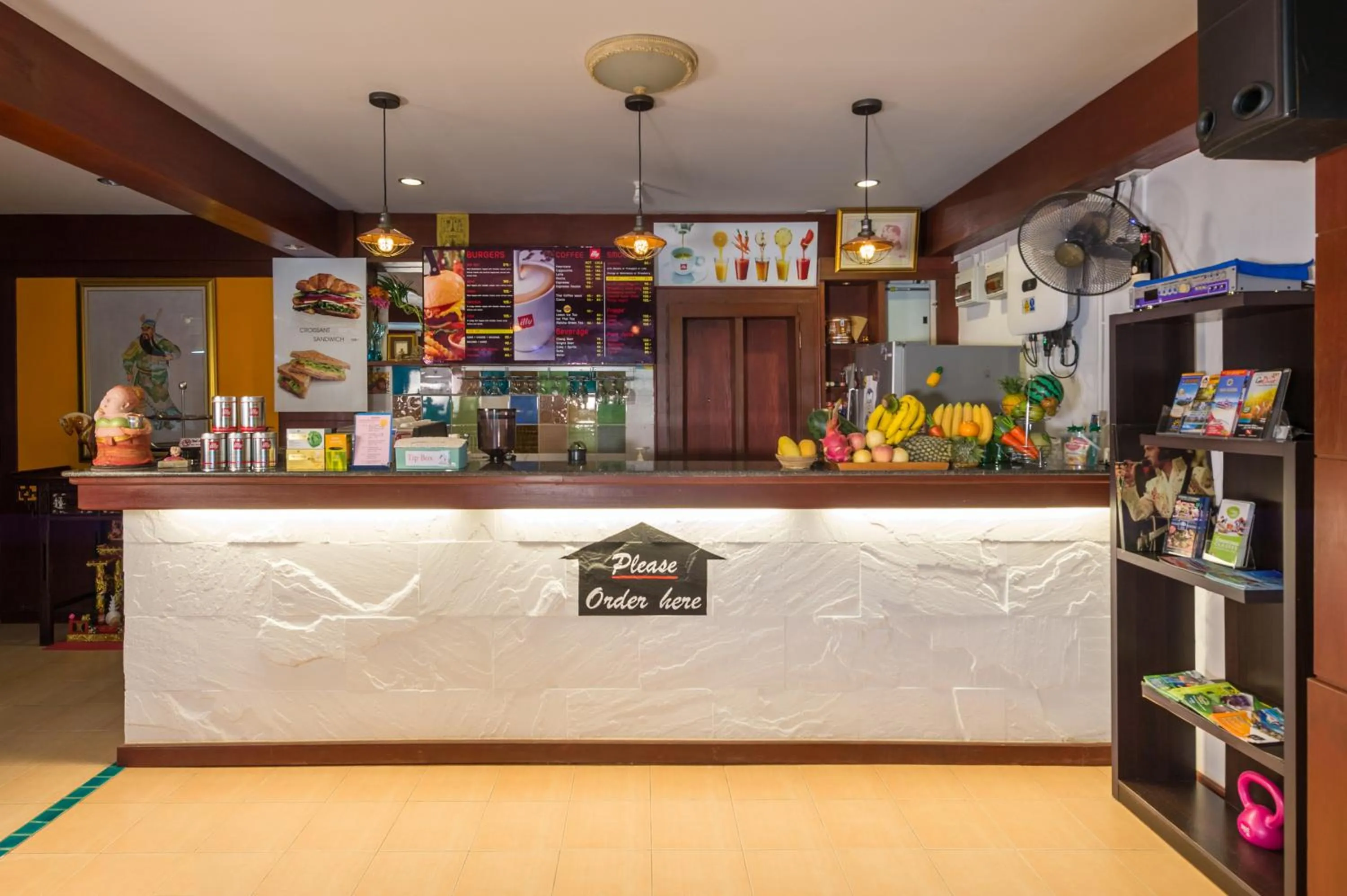 Restaurant/places to eat in Lanta Thip House by Swiss-Belhotel