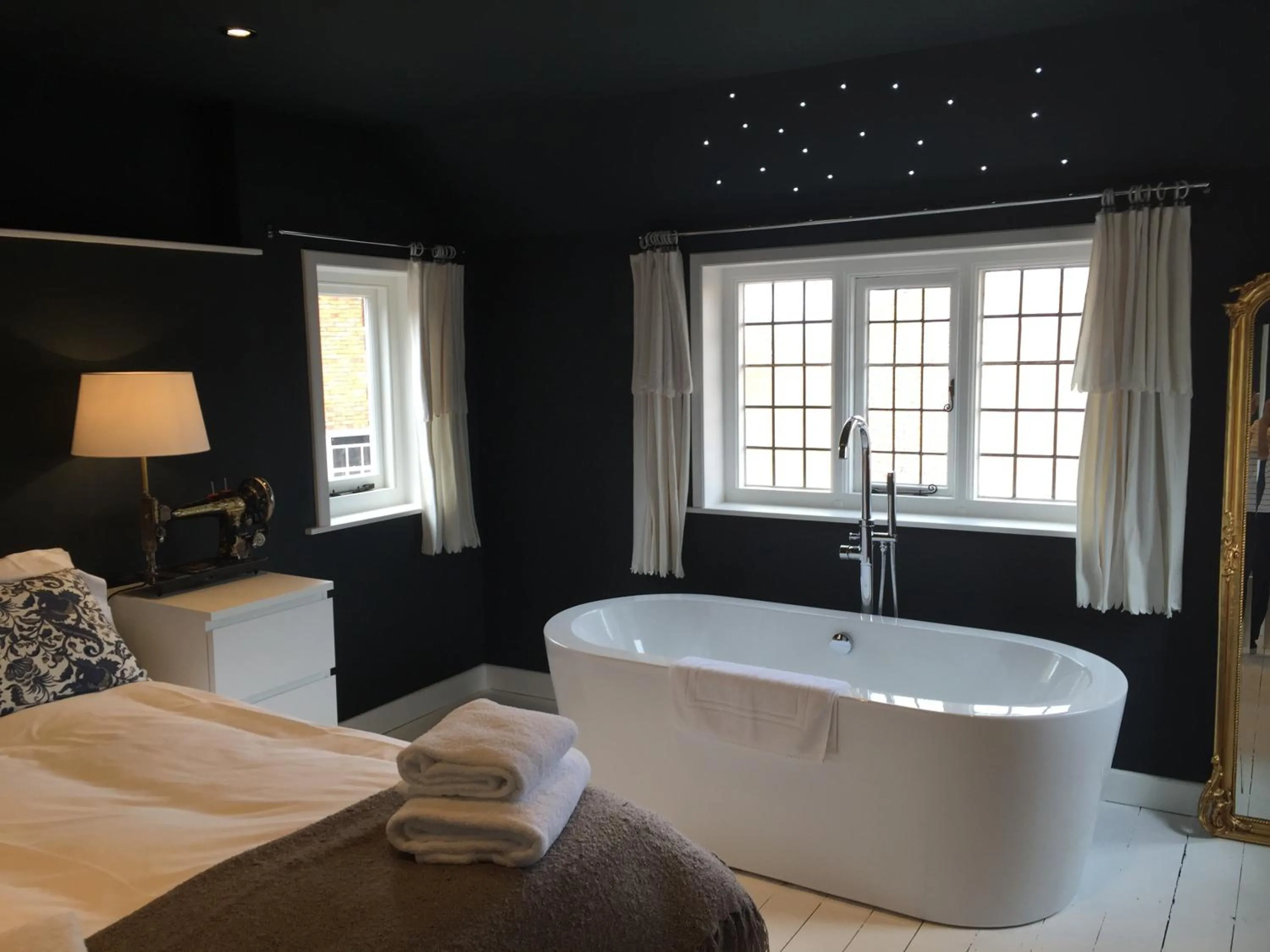 Bed in The Tailor's Flat