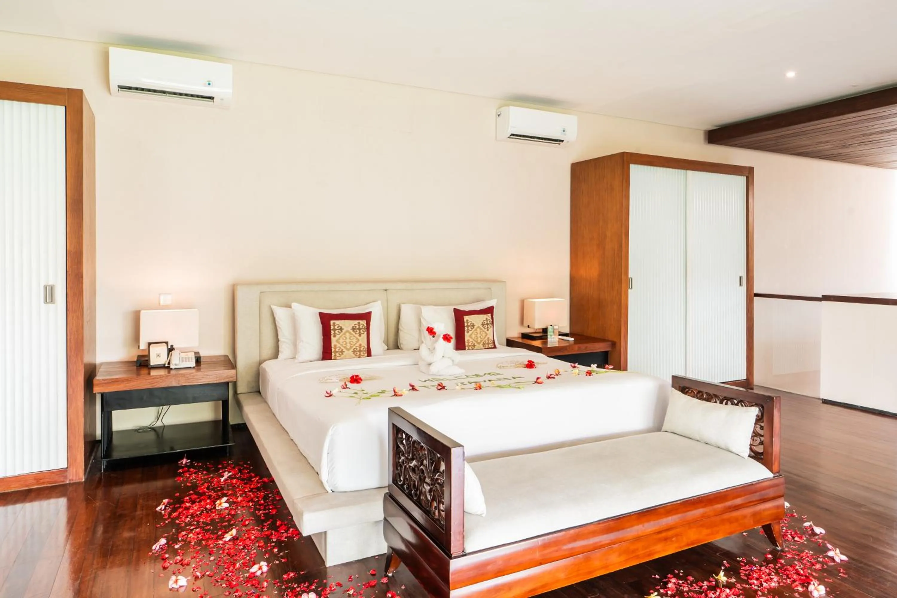 Bed in Javana Royal Villas