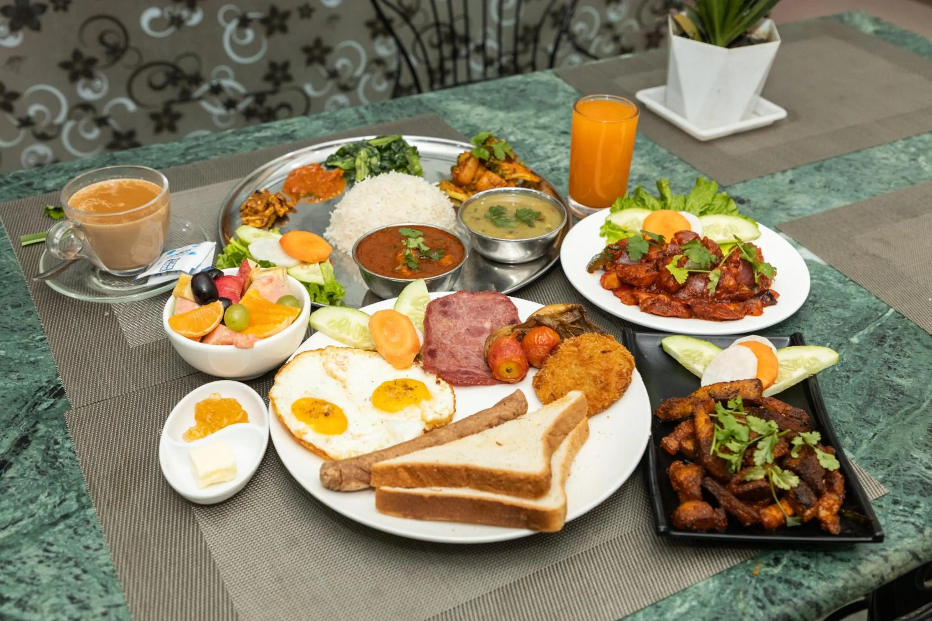 Food and drinks in Greatwall International Hotel