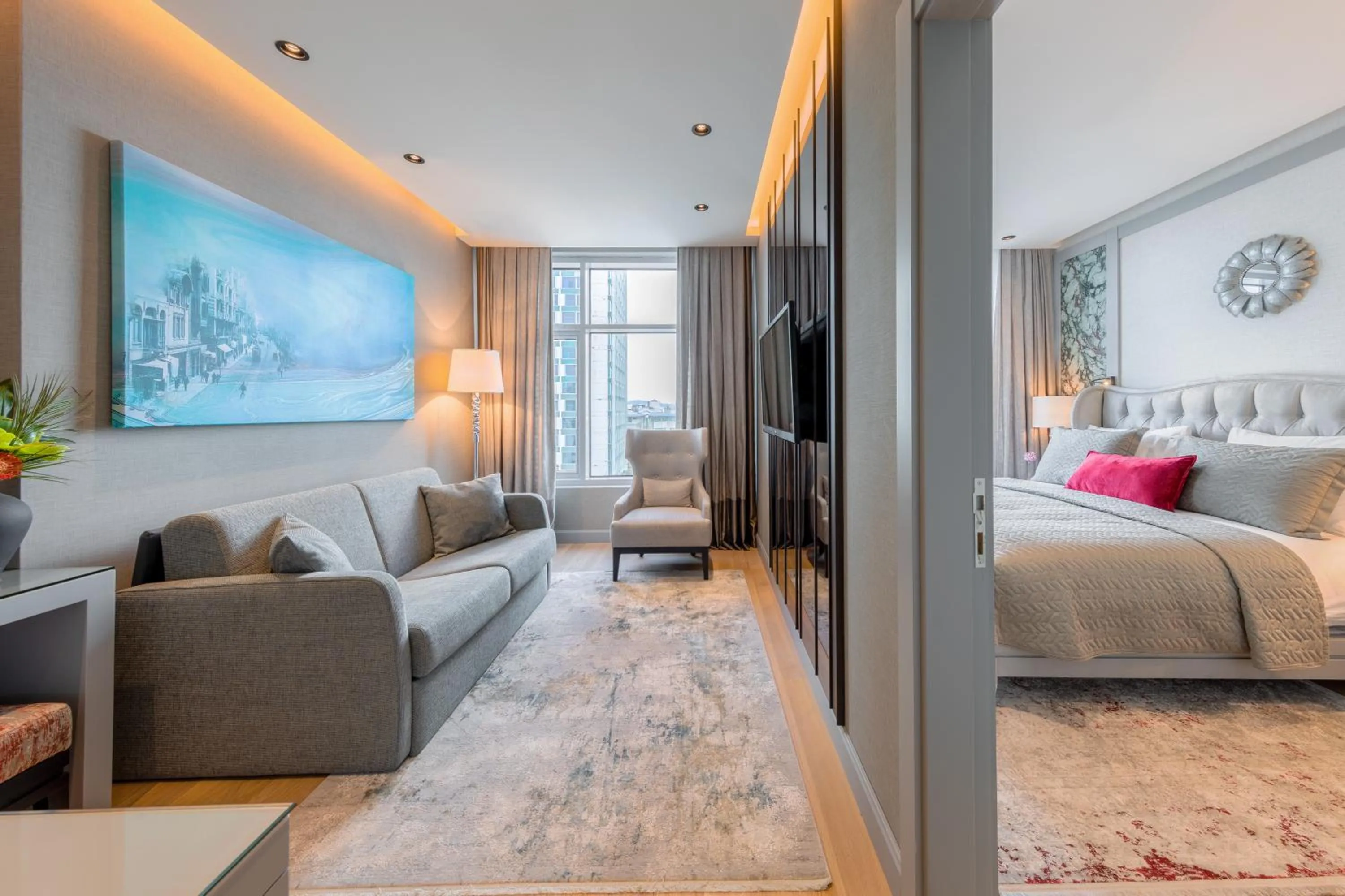 Living room, Bed in CVK Taksim Hotel Istanbul