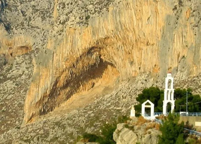 Area and facilities in Apollonia Hotel