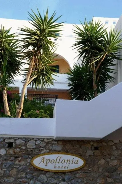 Facade/entrance in Apollonia Hotel