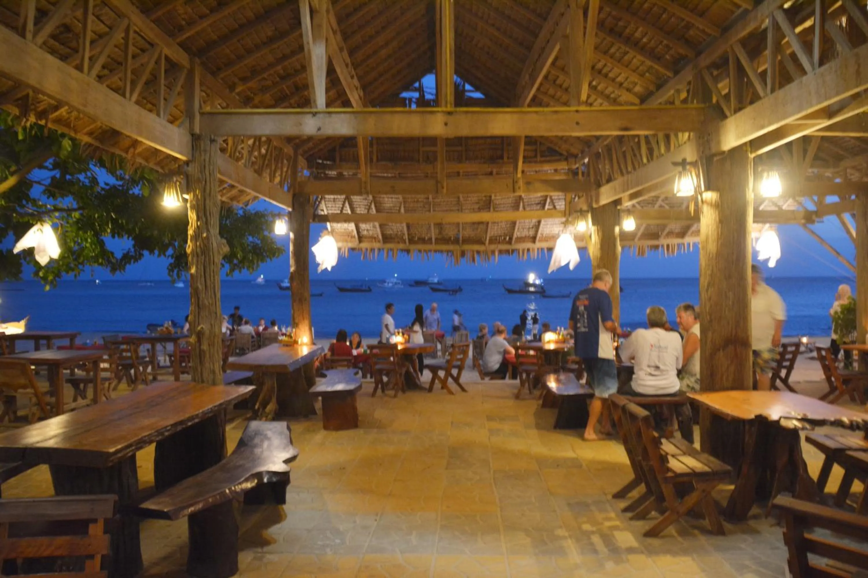 Restaurant/places to eat in Kantiang Bay View Resort