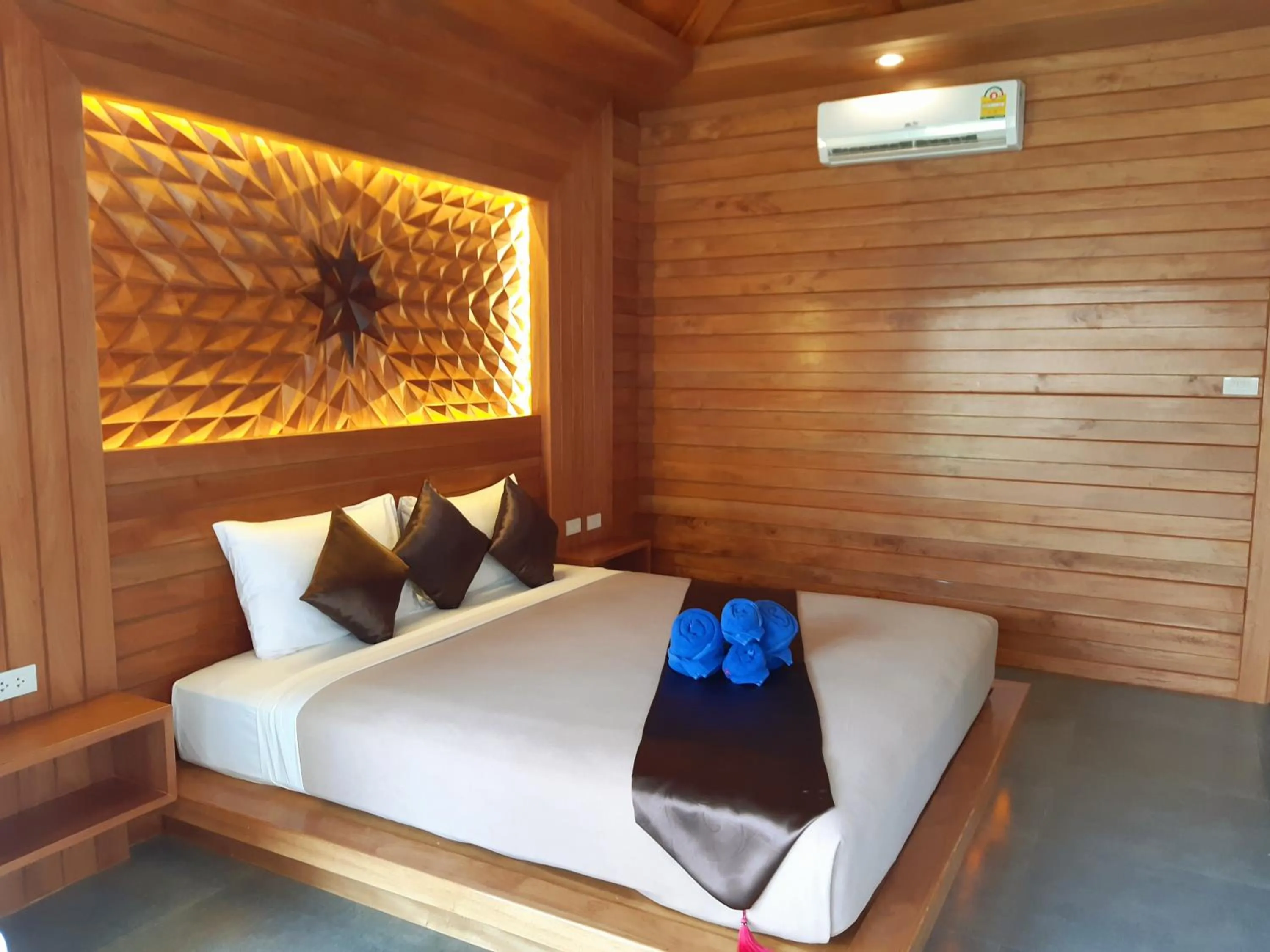 Bedroom, Bed in Kantiang Bay View Resort