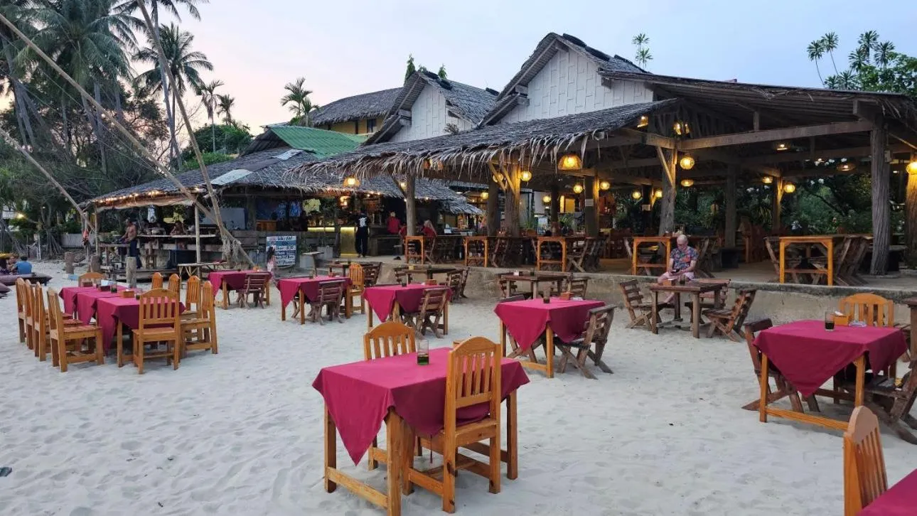 Restaurant/places to eat in Kantiang Bay View Resort