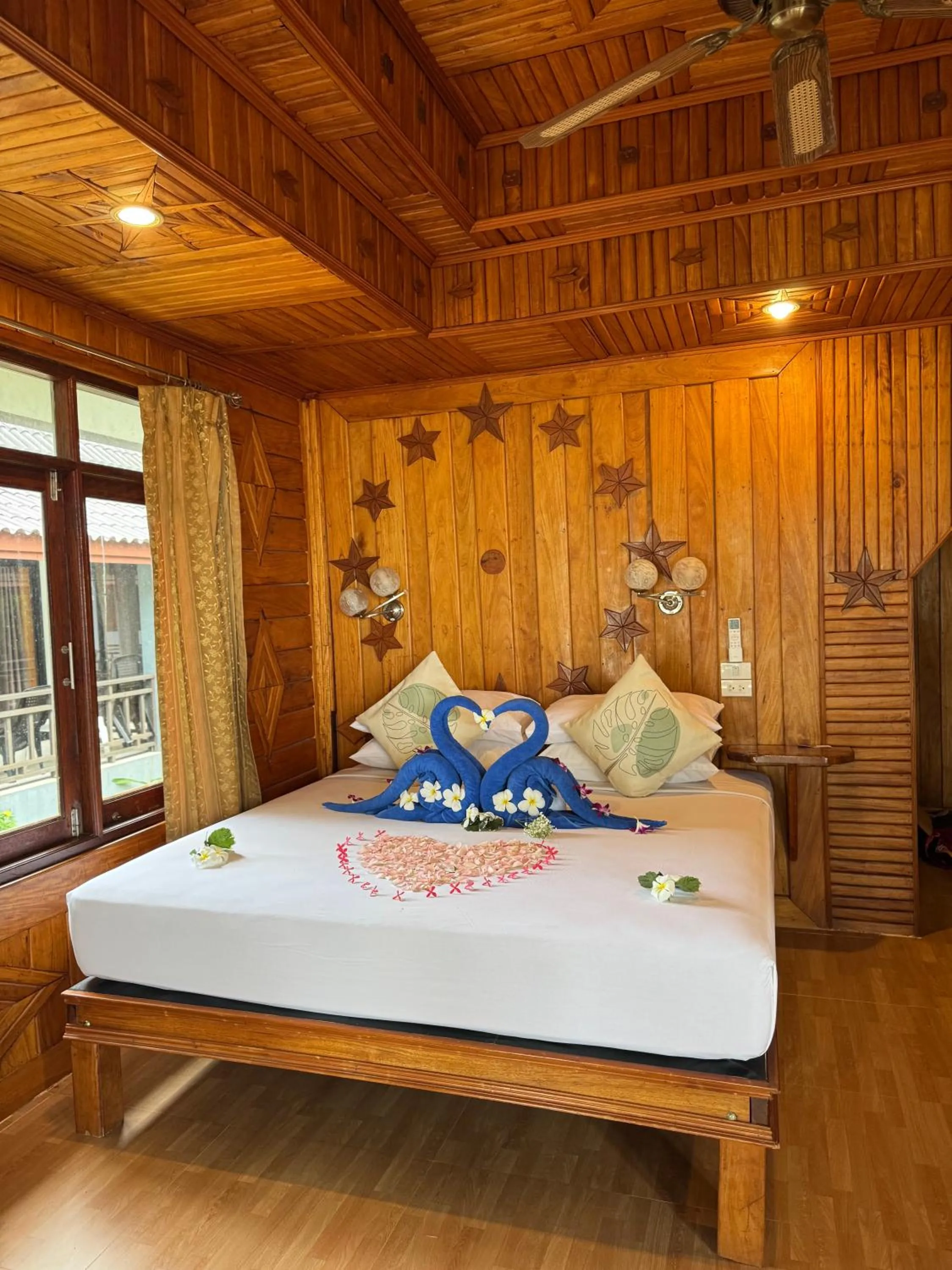 Bedroom, Bed in Kantiang Bay View Resort