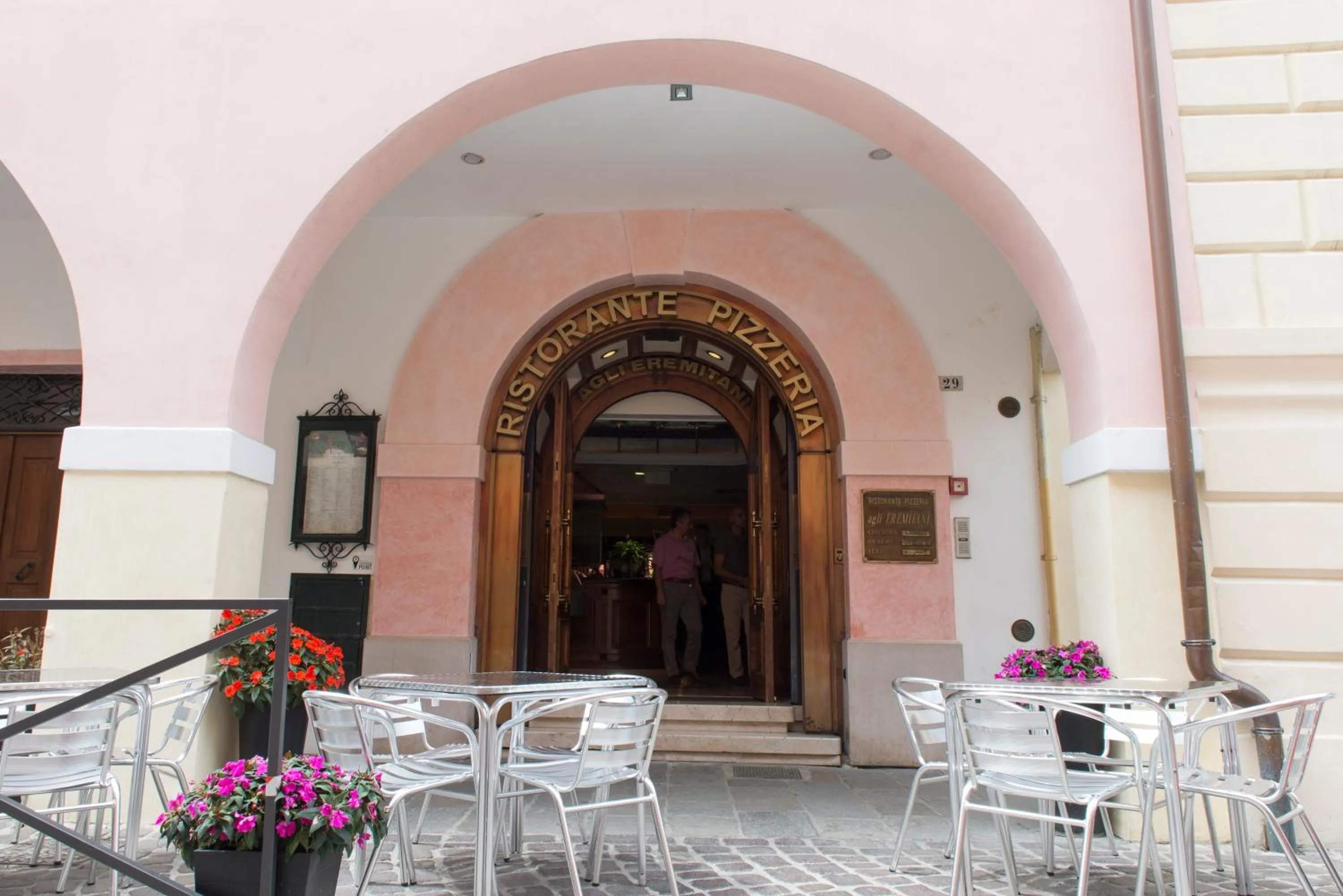 Restaurant/places to eat in Residence Eremitani