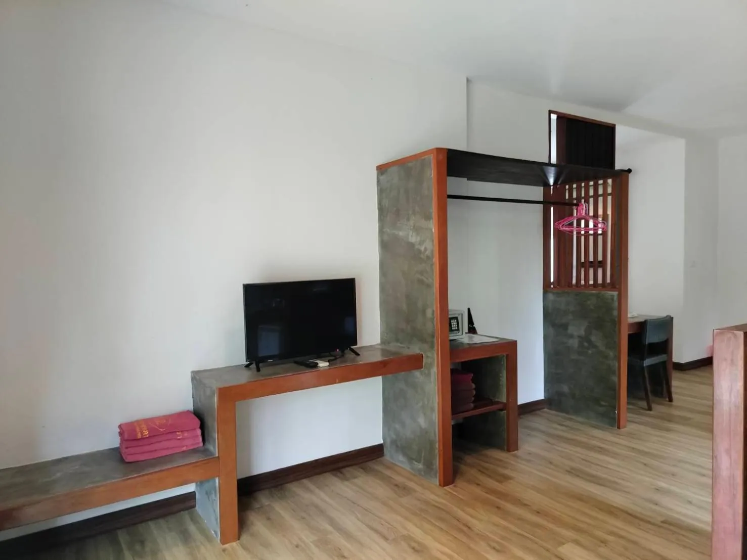 D.R. Lanta Bay Resort