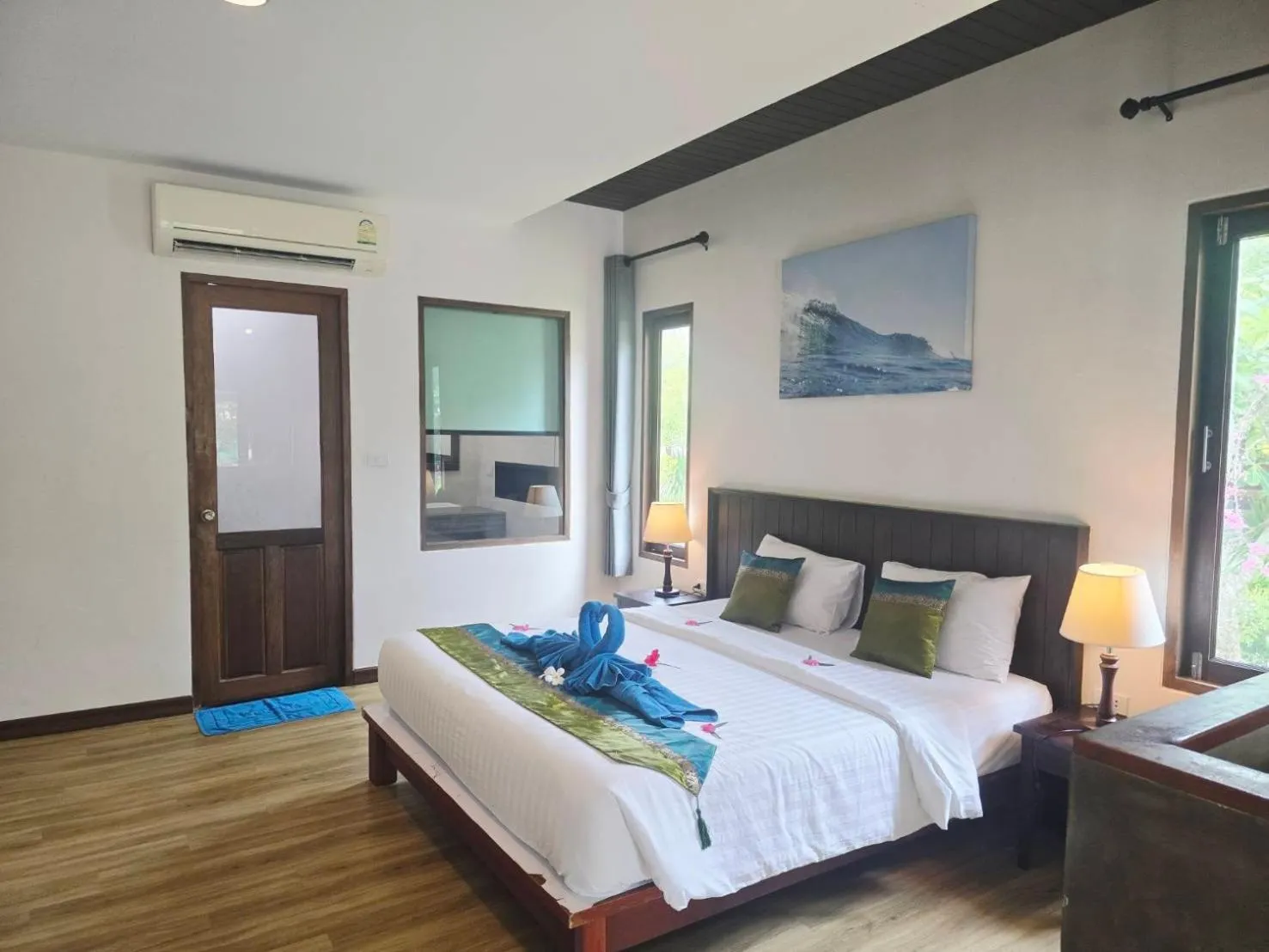 Bed in D.R. Lanta Bay Resort