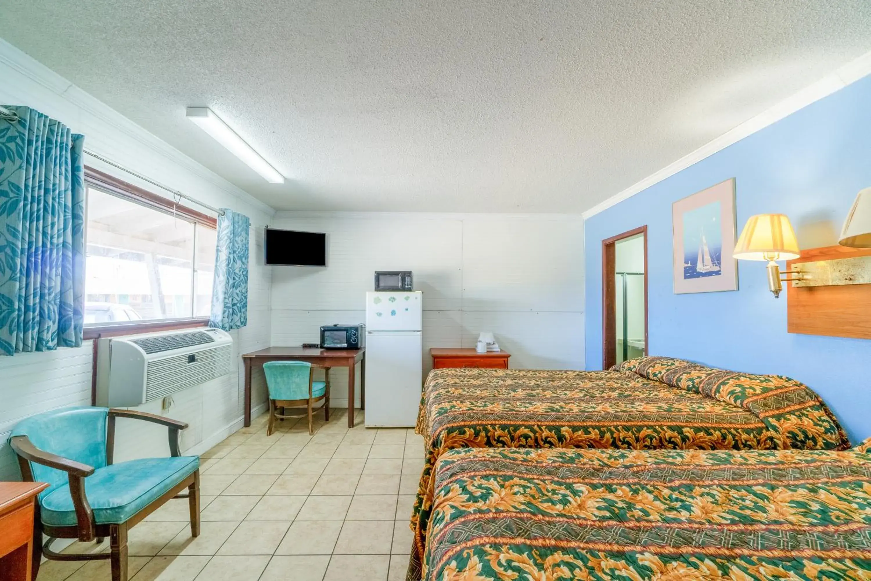 2 Queen Beds with Kitchenette Non-Smoking in Gulfway Motel By OYO Near Airport I 37 2 Queen Beds with Kitchenette Non-Smoking in Gulfway Motel By OYO Near Airport I 37